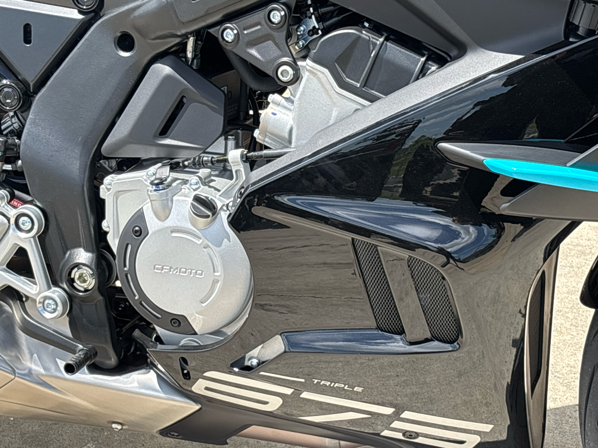 2025 CFMOTO 675SS in Columbia, Missouri - Photo 4