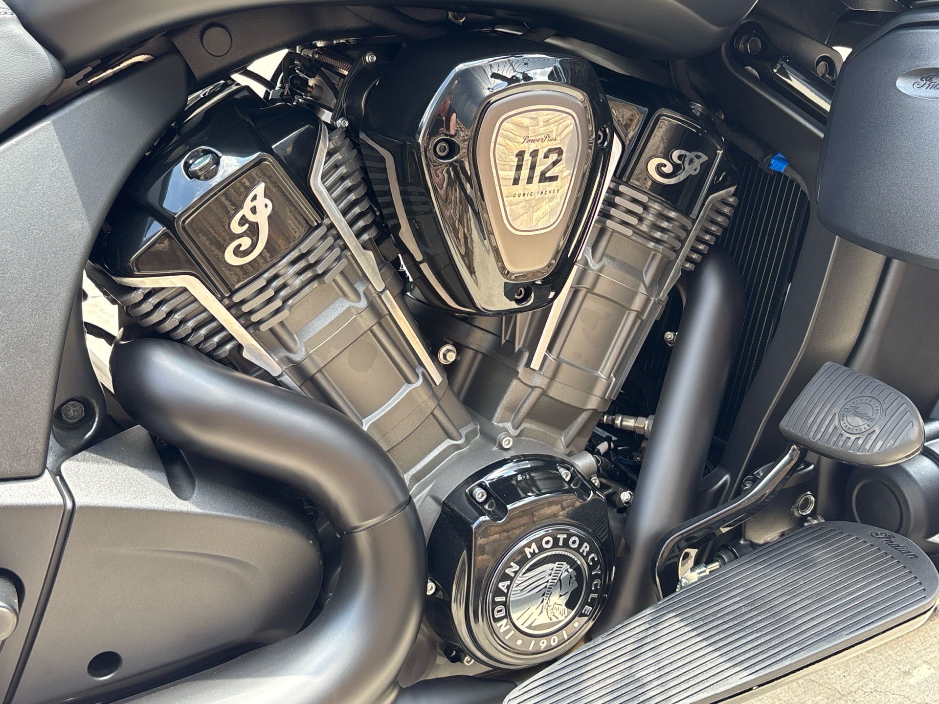 2025 Indian Motorcycle Pursuit® Dark Horse® with 112 in Columbia, Missouri - Photo 13