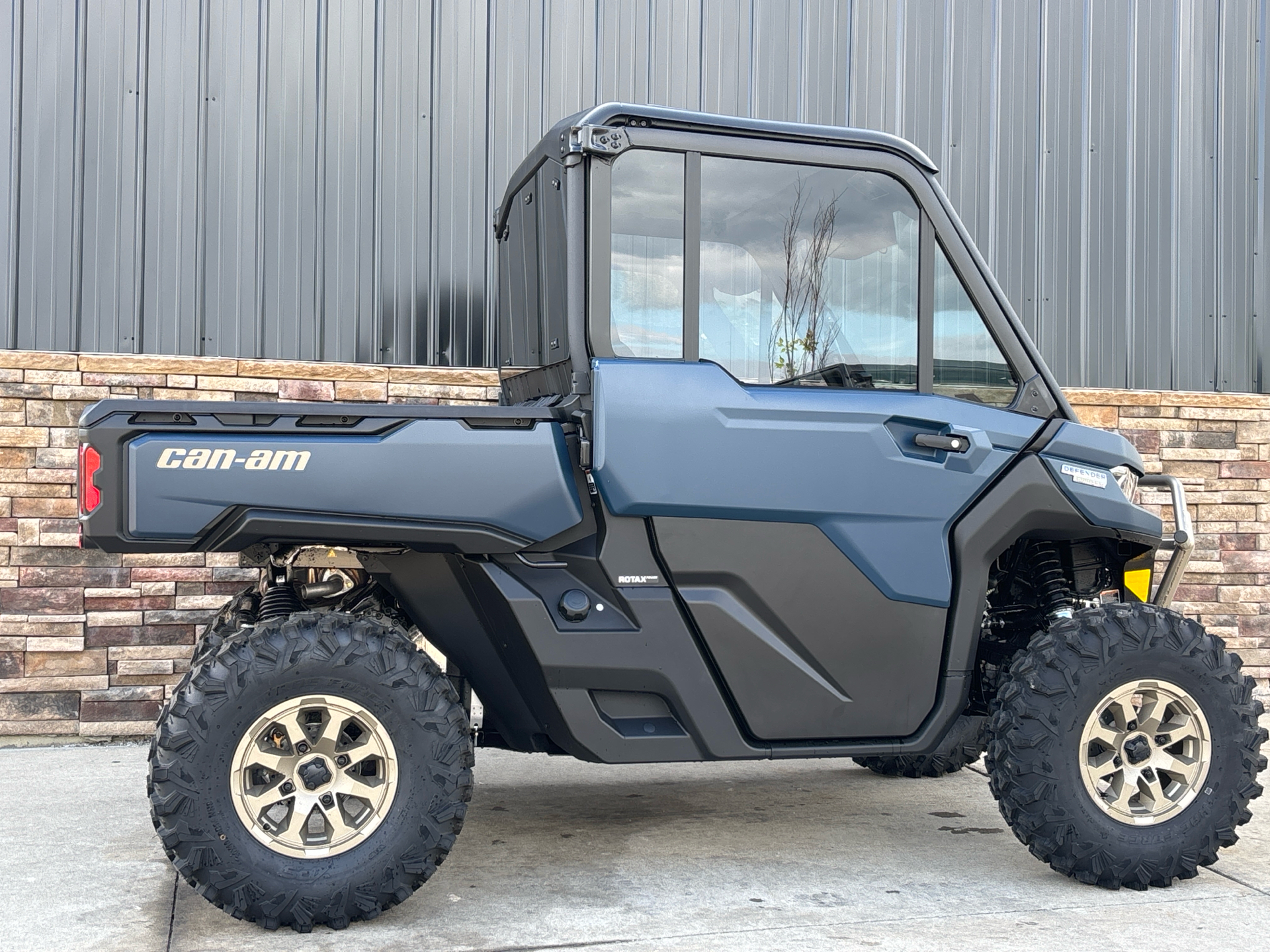 2025 Can-Am Defender Limited in Columbia, Missouri - Photo 4