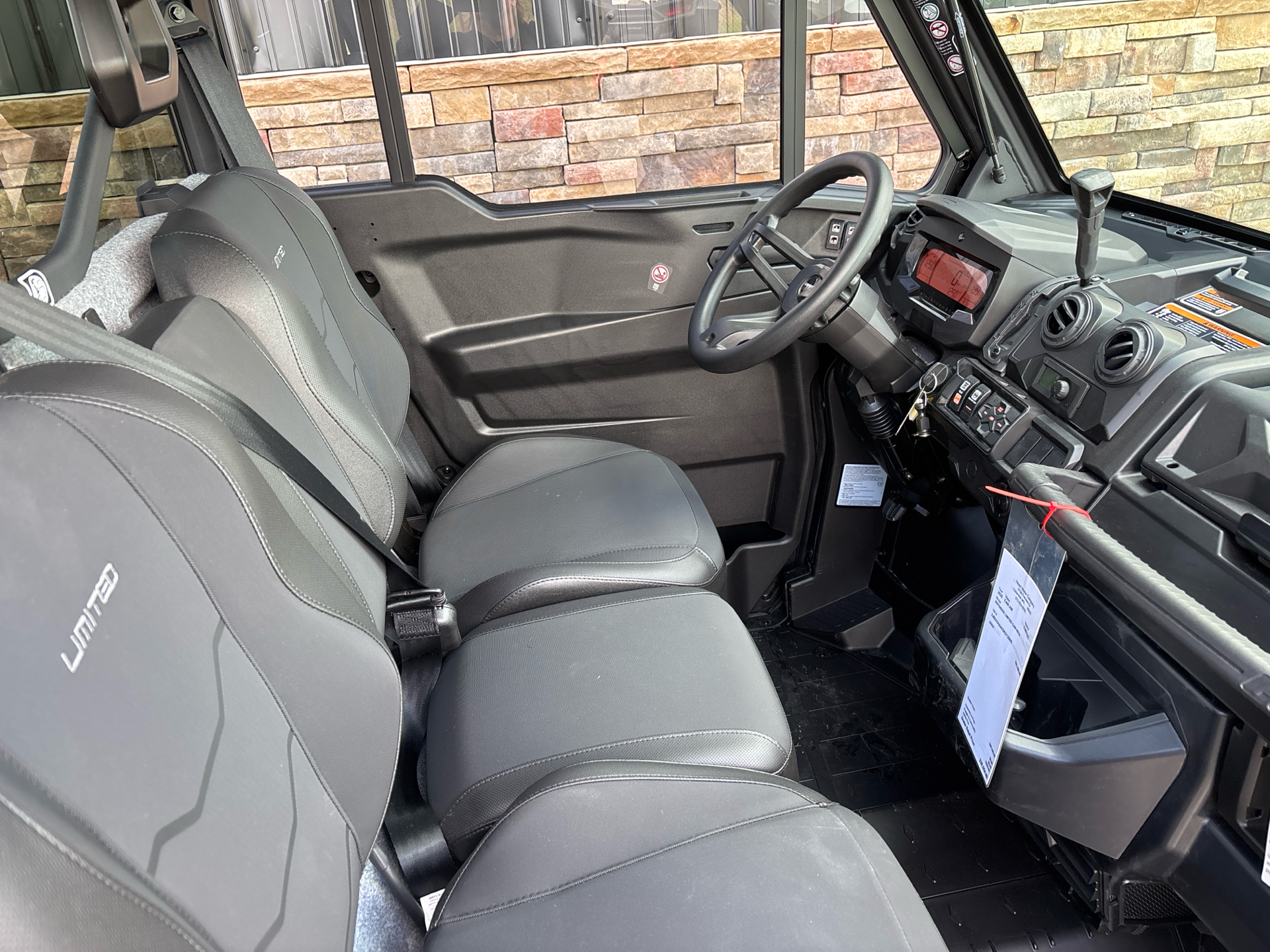2025 Can-Am Defender Limited in Columbia, Missouri - Photo 8