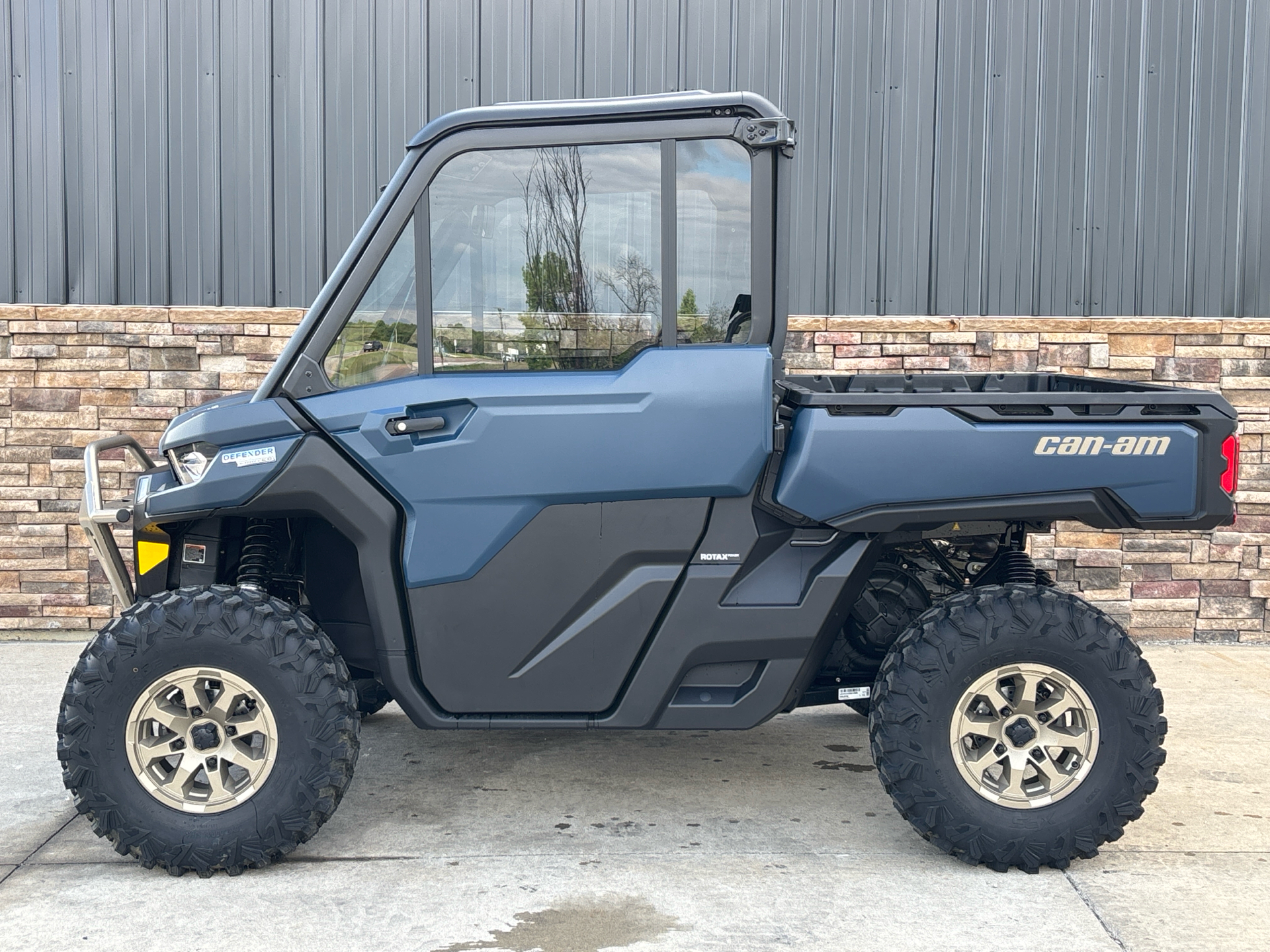 2025 Can-Am Defender Limited in Columbia, Missouri - Photo 13