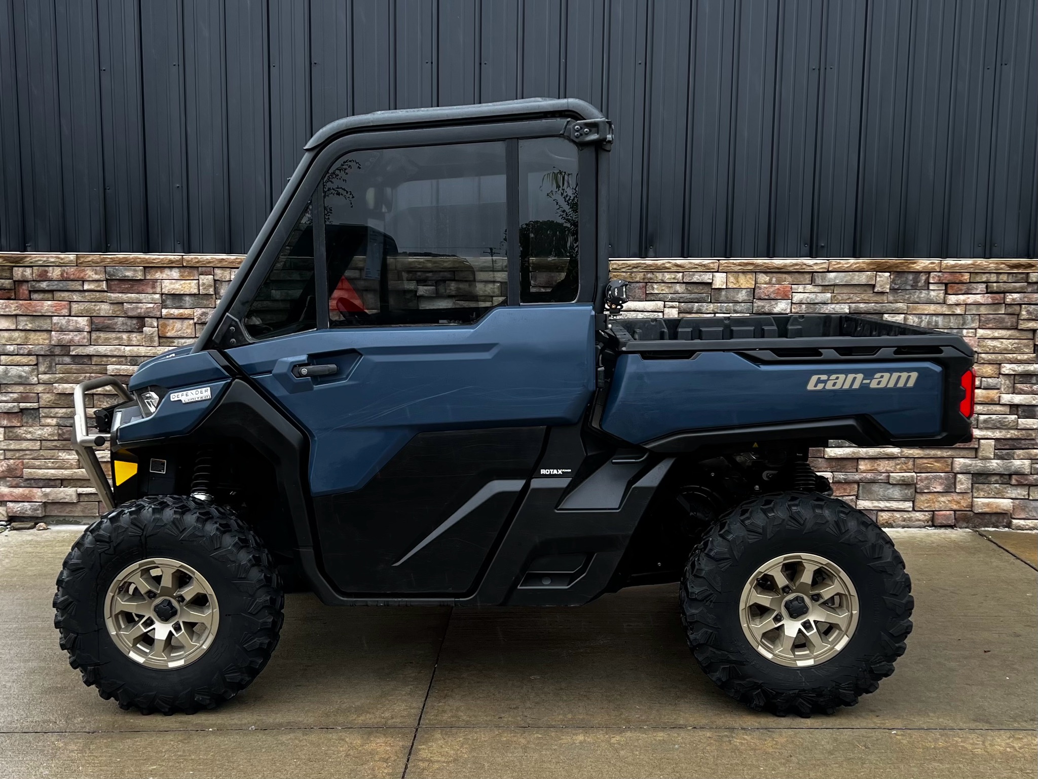 2025 Can-Am Defender Limited for sale 1128592