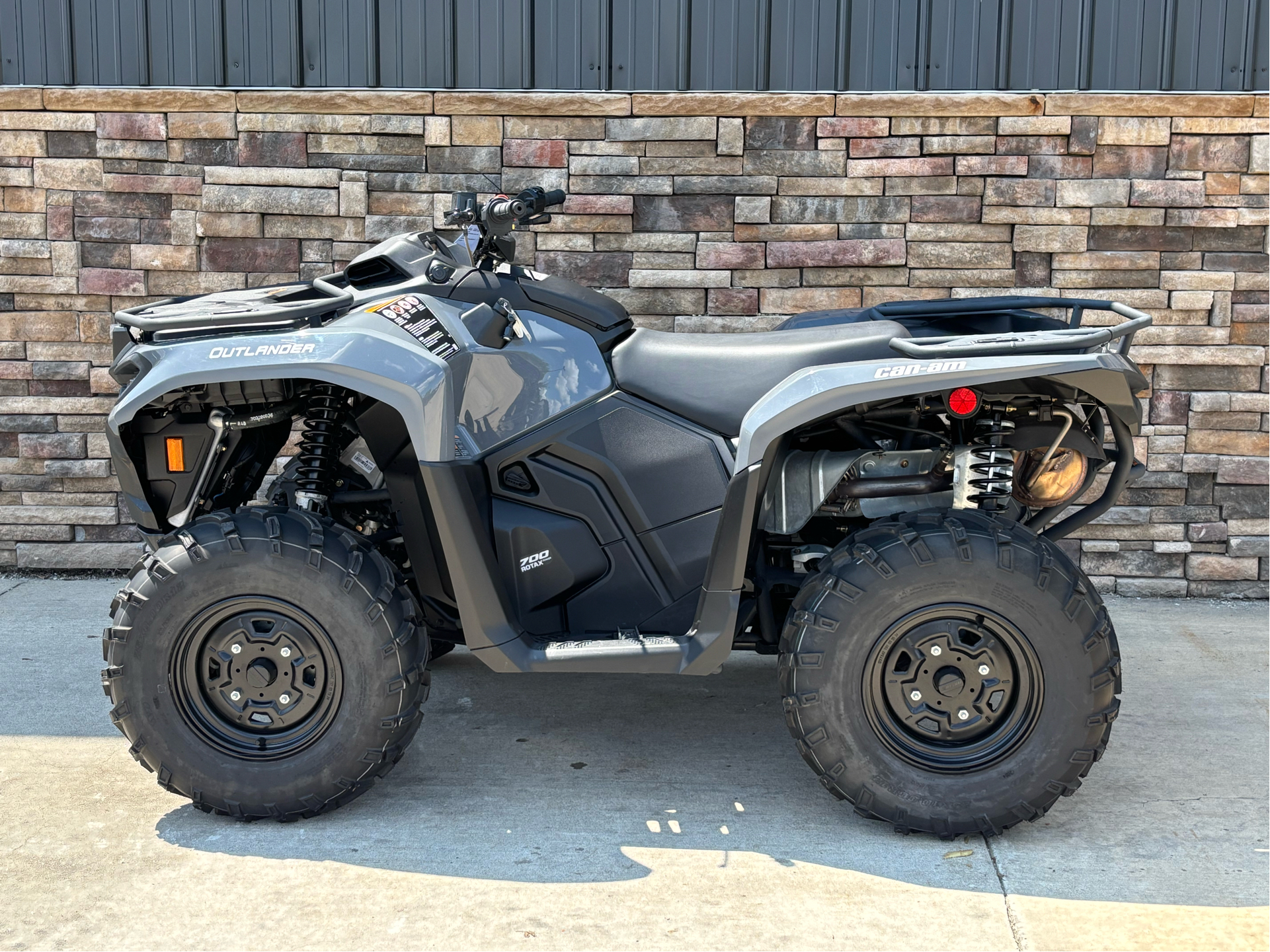2025 Can-Am Outlander DPS 700 in Columbia, Missouri - Photo 1