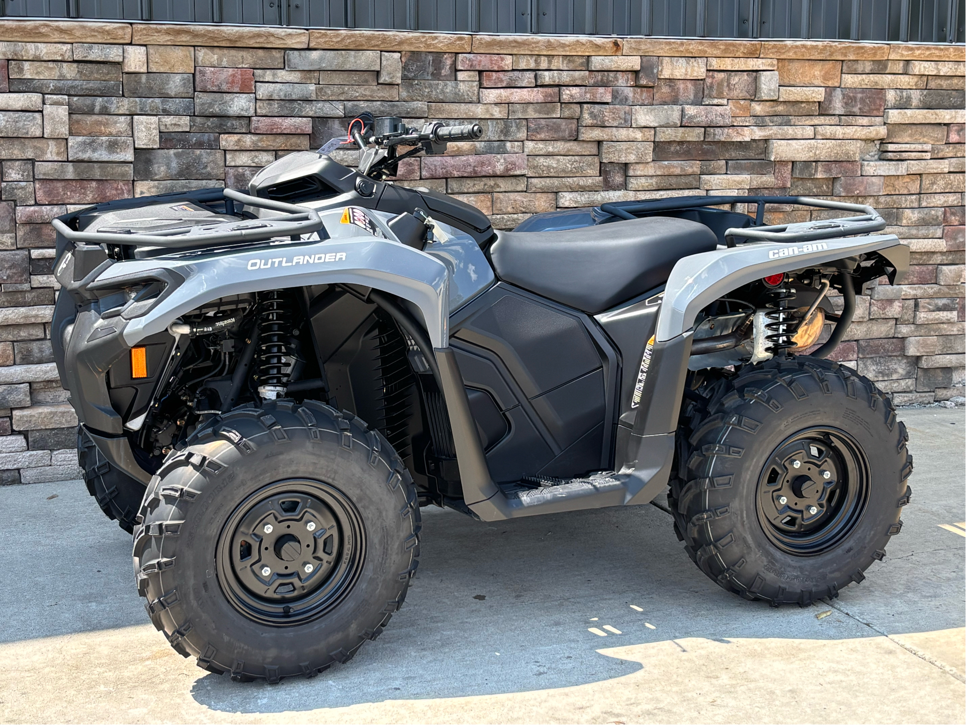 2025 Can-Am Outlander DPS 700 in Columbia, Missouri - Photo 4