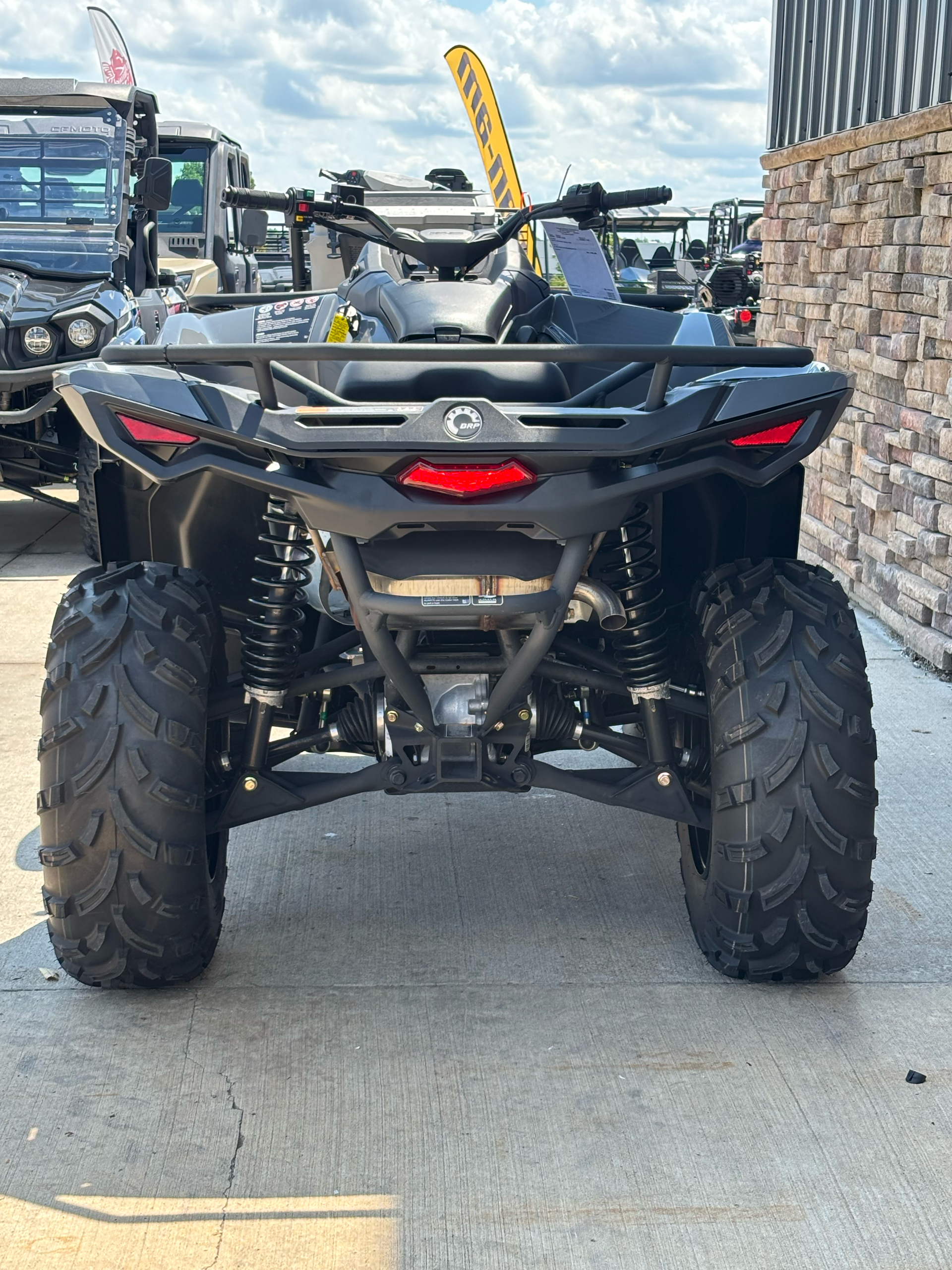 2025 Can-Am Outlander DPS 700 in Columbia, Missouri - Photo 6