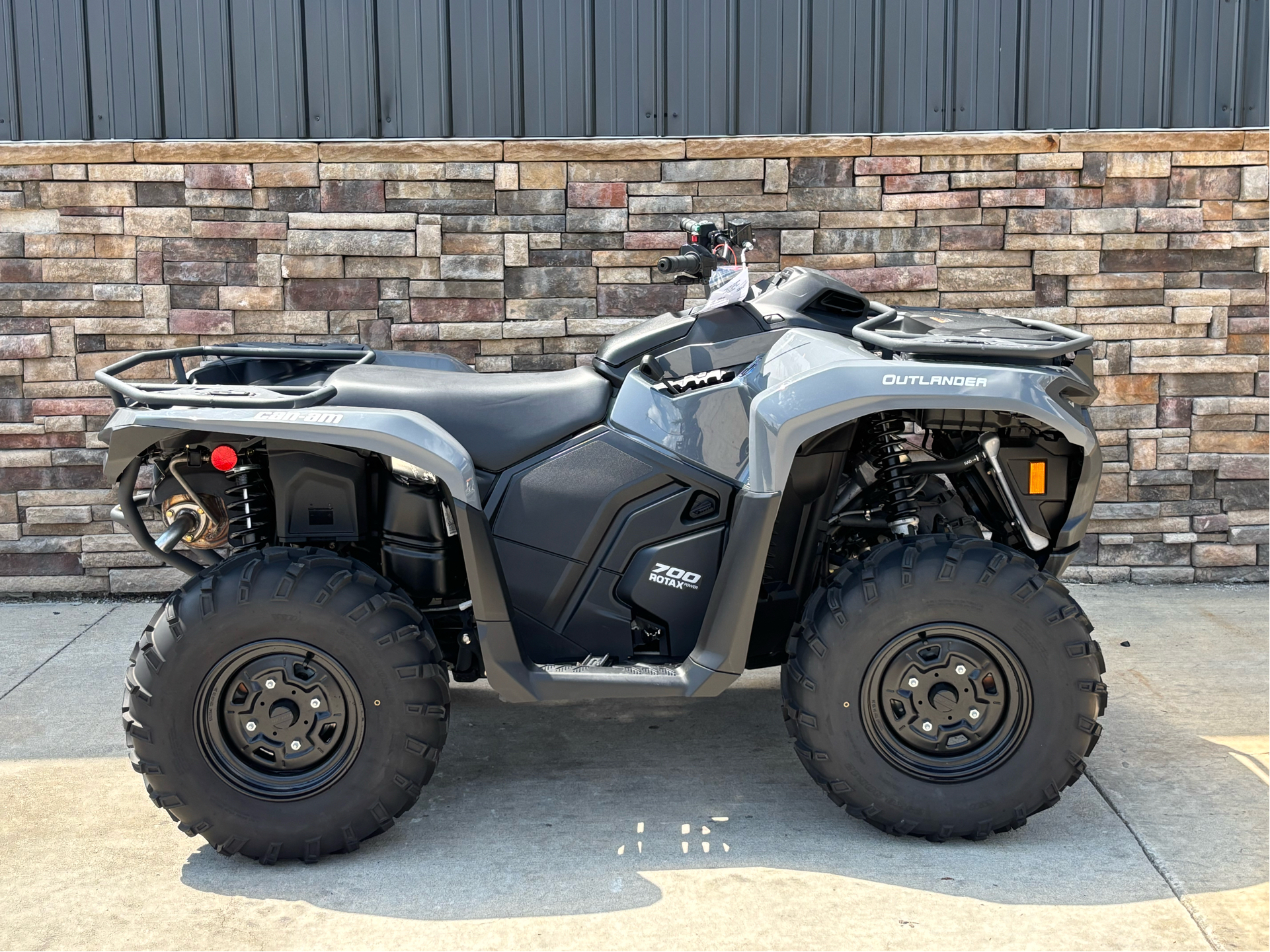 2025 Can-Am Outlander DPS 700 in Columbia, Missouri - Photo 13