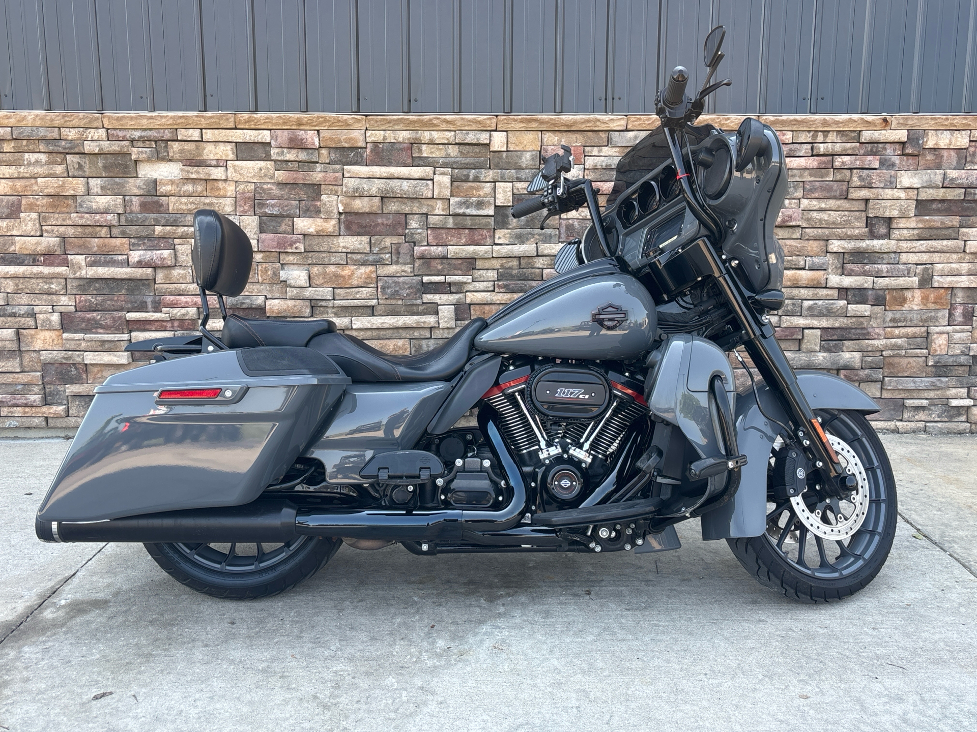 2018 Harley-Davidson CVO™ Street Glide® in Columbia, Missouri - Photo 1
