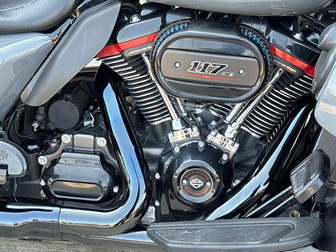 2018 Harley-Davidson CVO™ Street Glide® in Columbia, Missouri - Photo 4