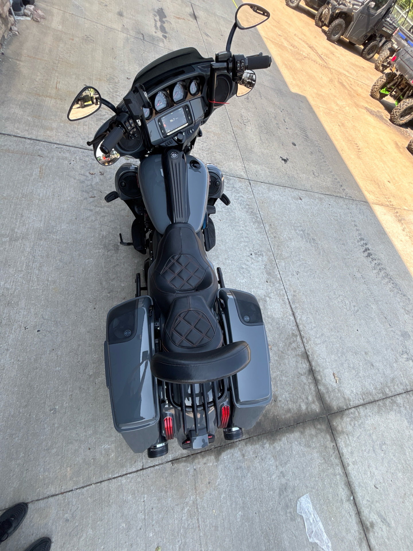 2018 Harley-Davidson CVO™ Street Glide® in Columbia, Missouri - Photo 9