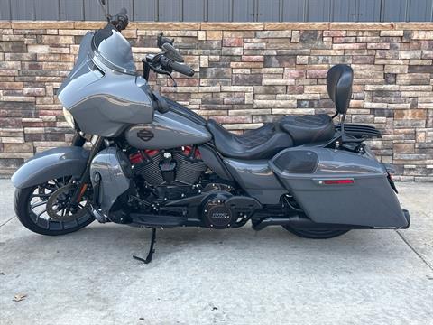 2018 Harley-Davidson CVO™ Street Glide® in Columbia, Missouri - Photo 14