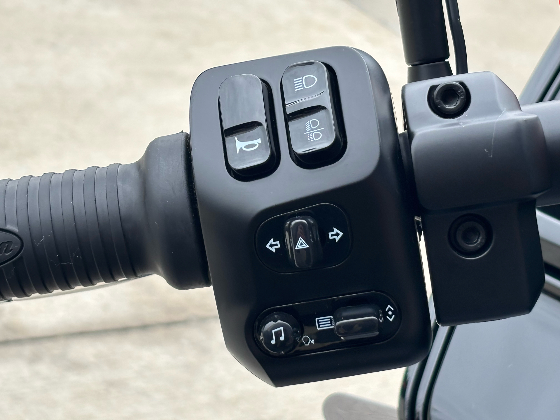 2025 Indian Motorcycle Pursuit® Dark Horse® with 112 and Powerband Audio Package in Columbia, Missouri - Photo 13