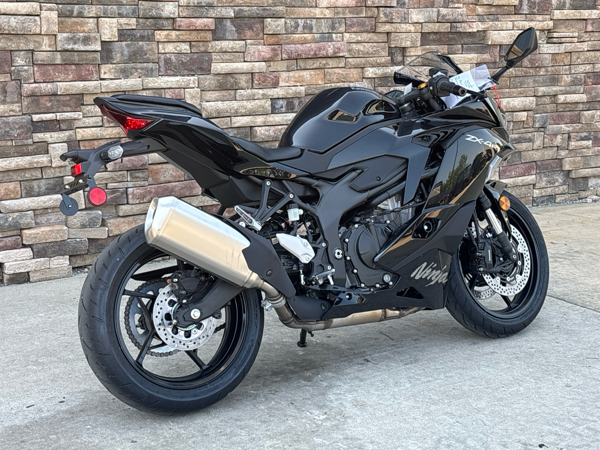 2025 Kawasaki Ninja ZX-4R ABS in Columbia, Missouri - Photo 2