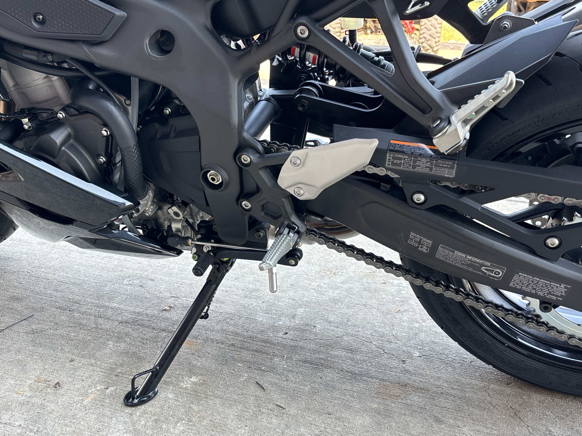 2025 Kawasaki Ninja ZX-4R ABS in Columbia, Missouri - Photo 8