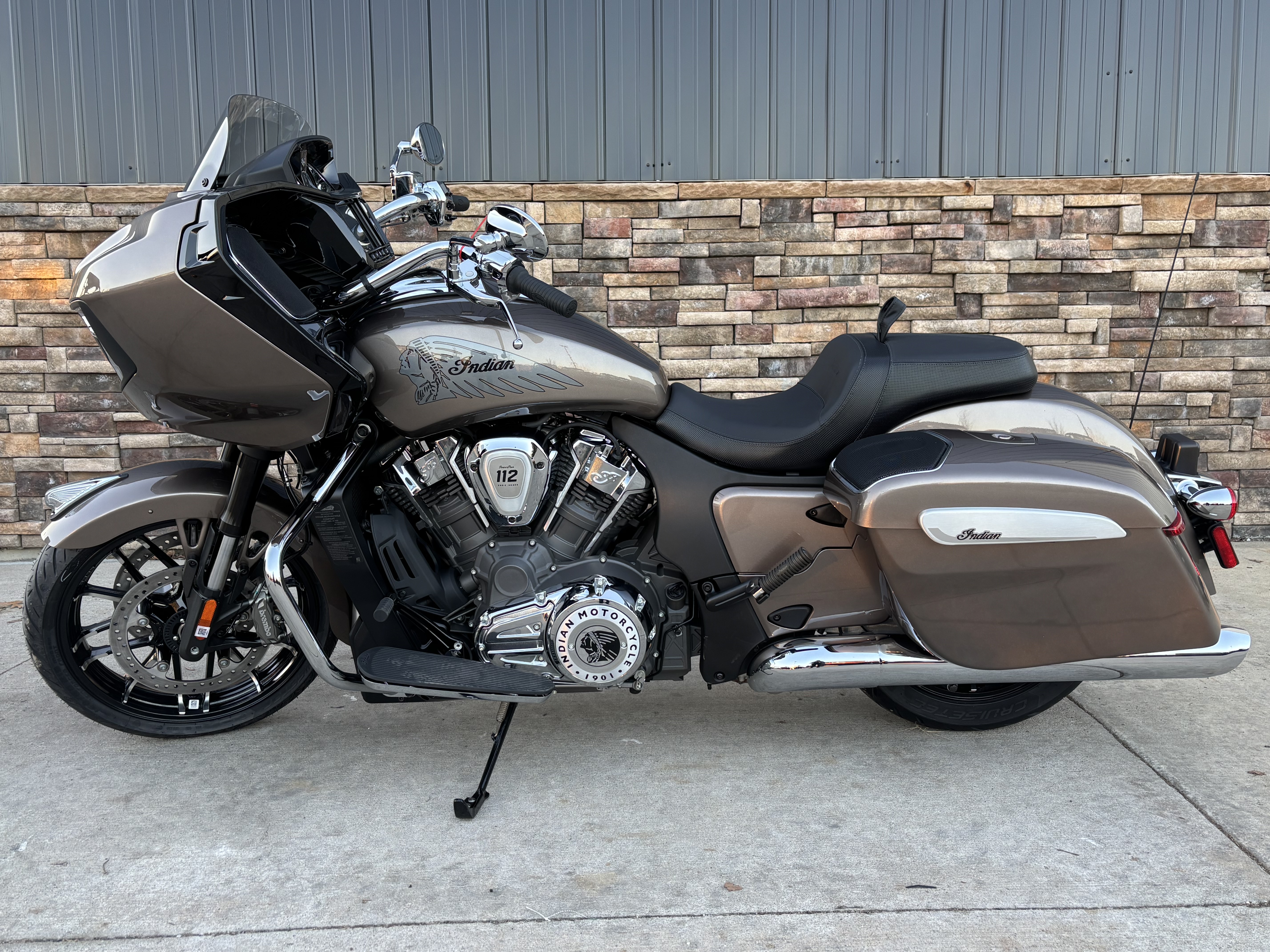 2026 Indian Motorcycle Challenger® Limited 112 with PowerBand Audio Package in Columbia, Missouri - Photo 1