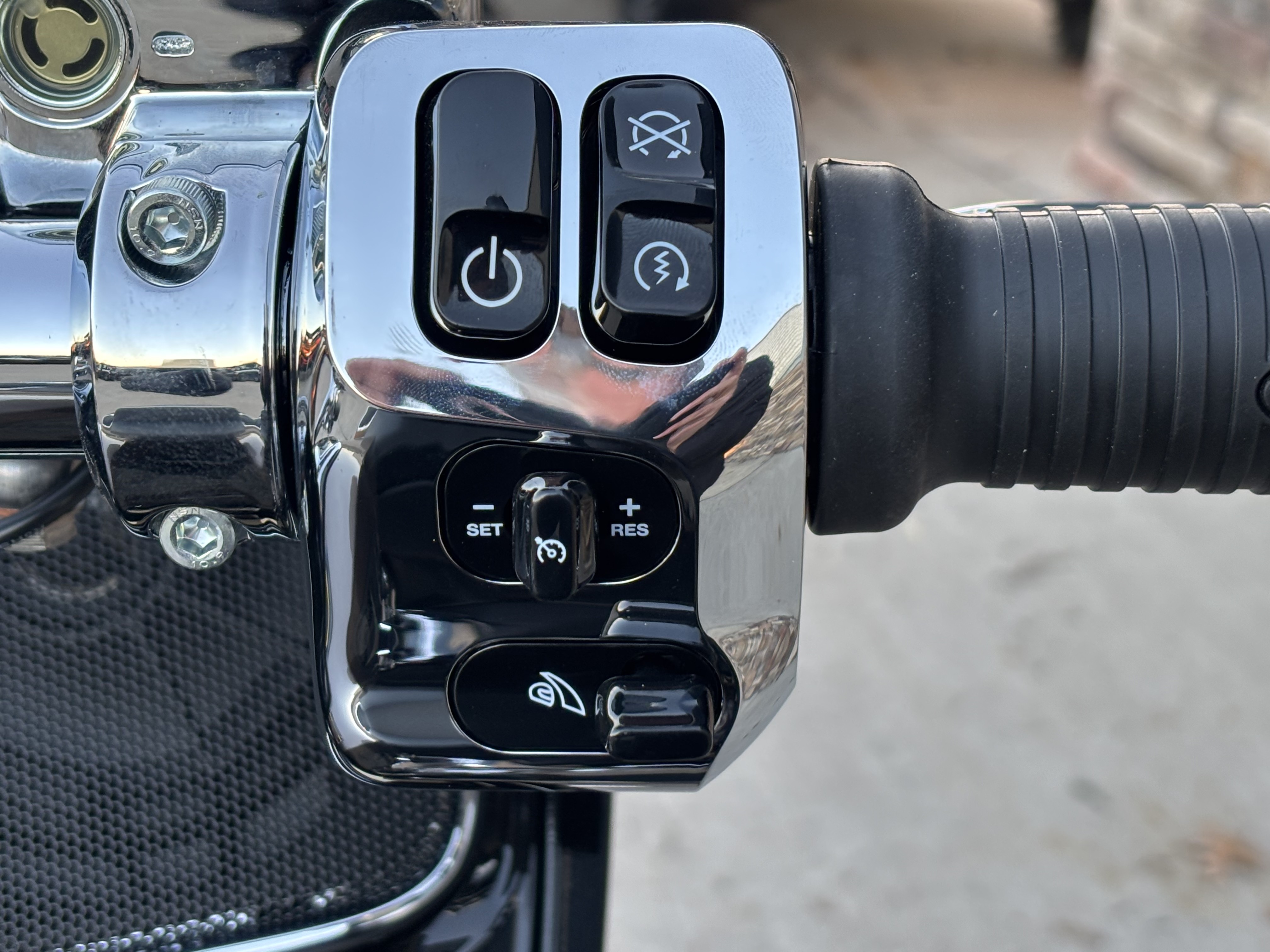 2026 Indian Motorcycle Challenger® Limited 112 with PowerBand Audio Package in Columbia, Missouri - Photo 9