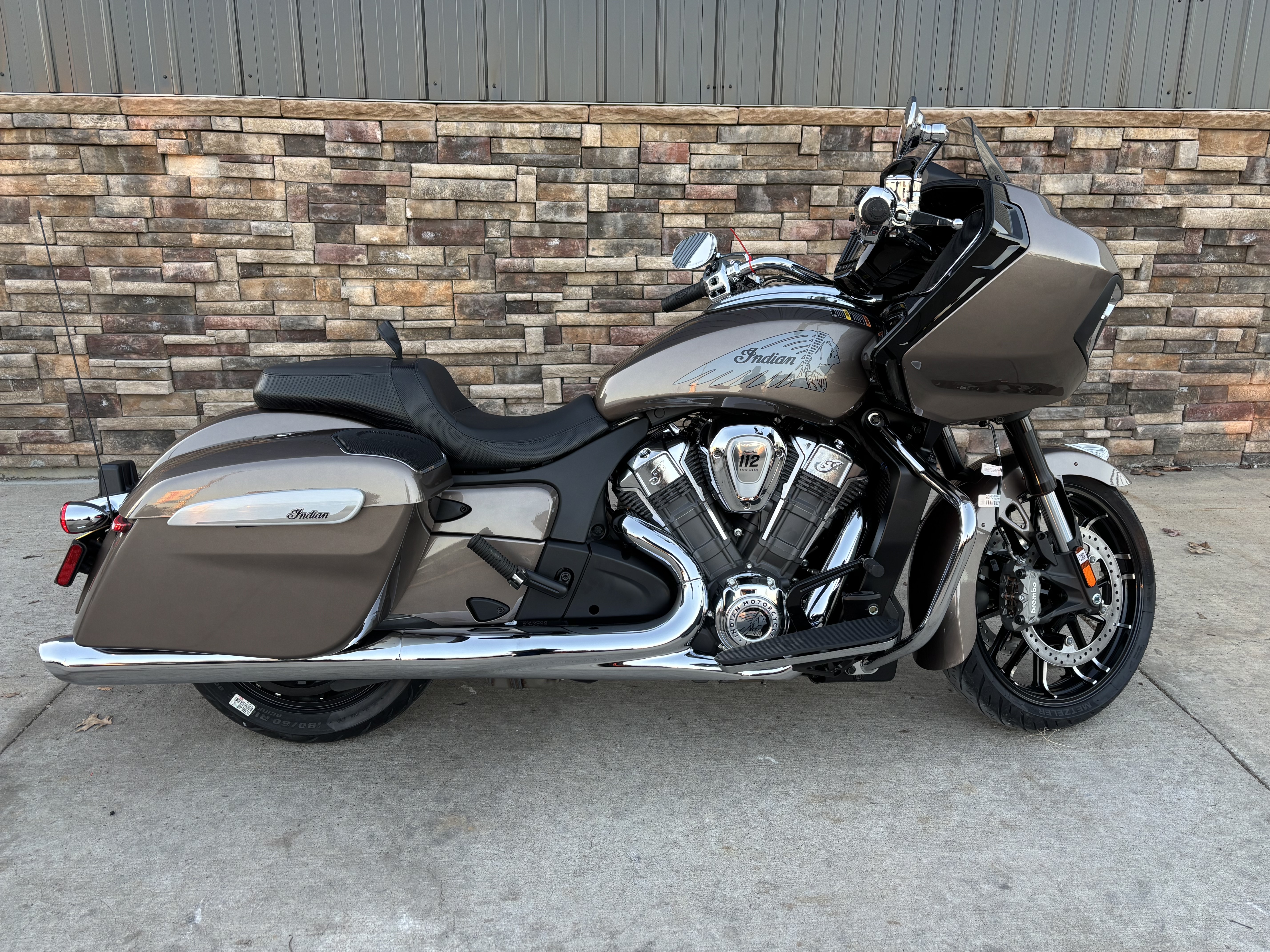 2026 Indian Motorcycle Challenger® Limited 112 with PowerBand Audio Package in Columbia, Missouri - Photo 16