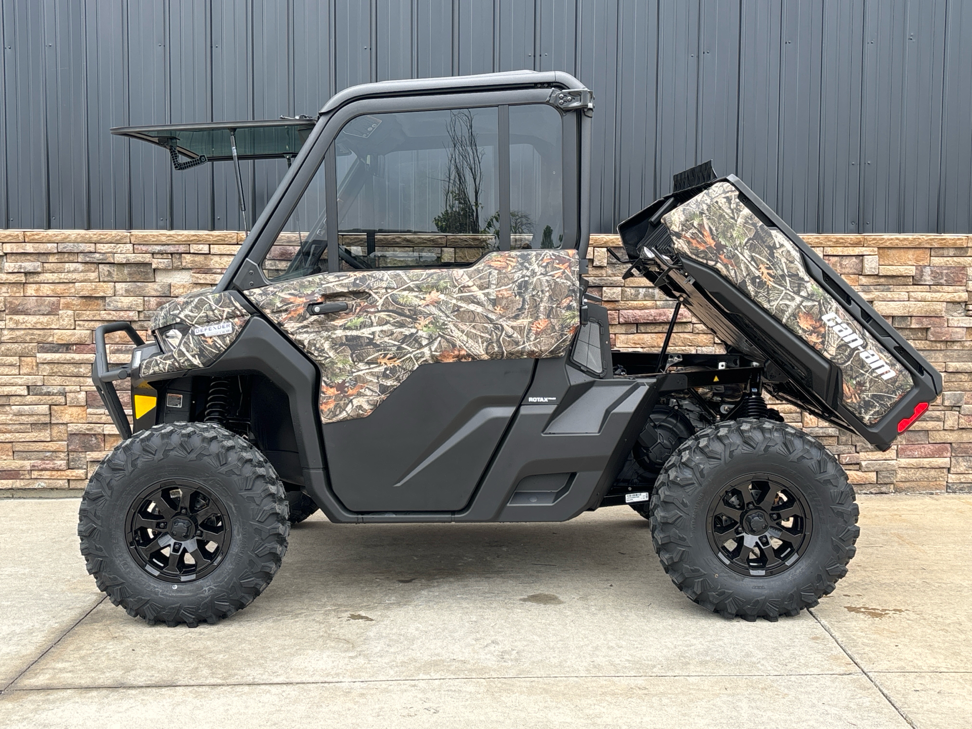 2025 Can-Am Defender Limited in Columbia, Missouri - Photo 4