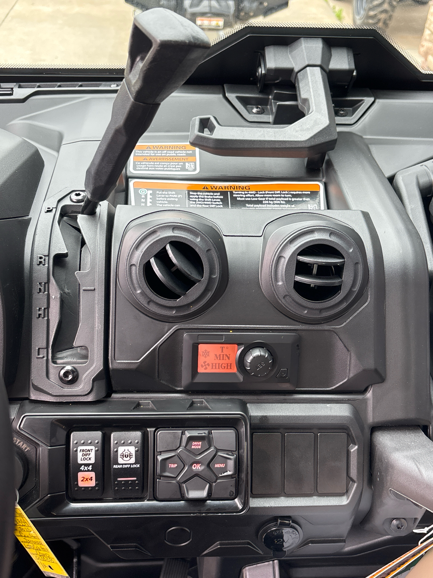 2025 Can-Am Defender Limited in Columbia, Missouri - Photo 11