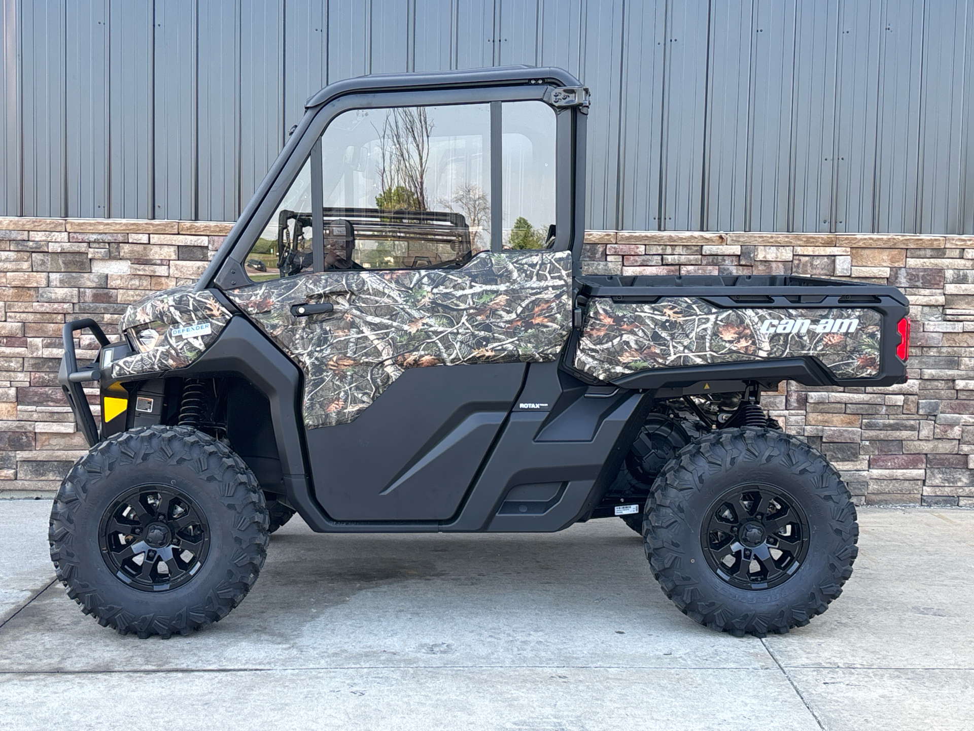 2025 Can-Am Defender Limited in Columbia, Missouri - Photo 14