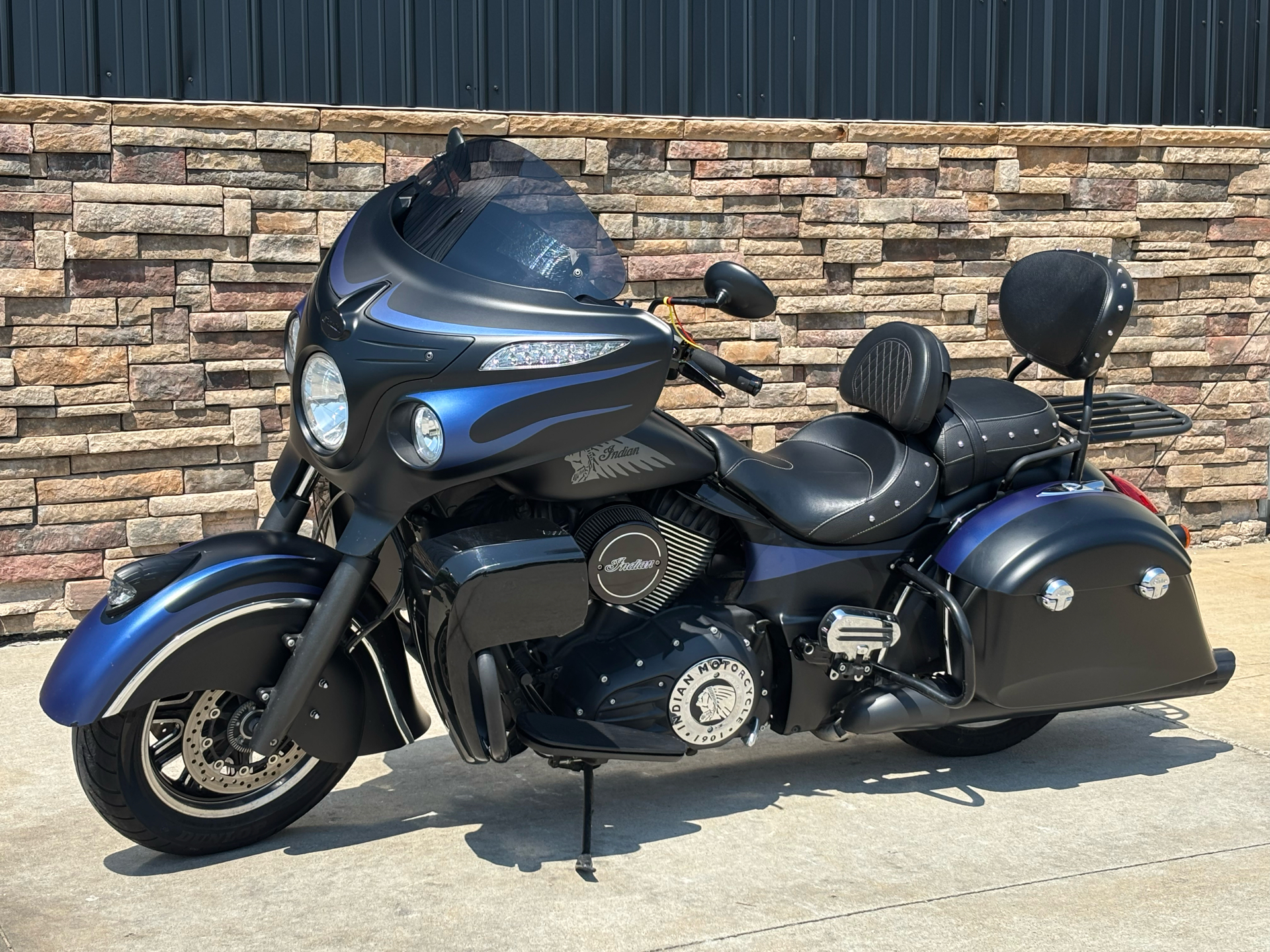2016 Indian Motorcycle Chieftain Dark Horse in Columbia, Missouri - Photo 2