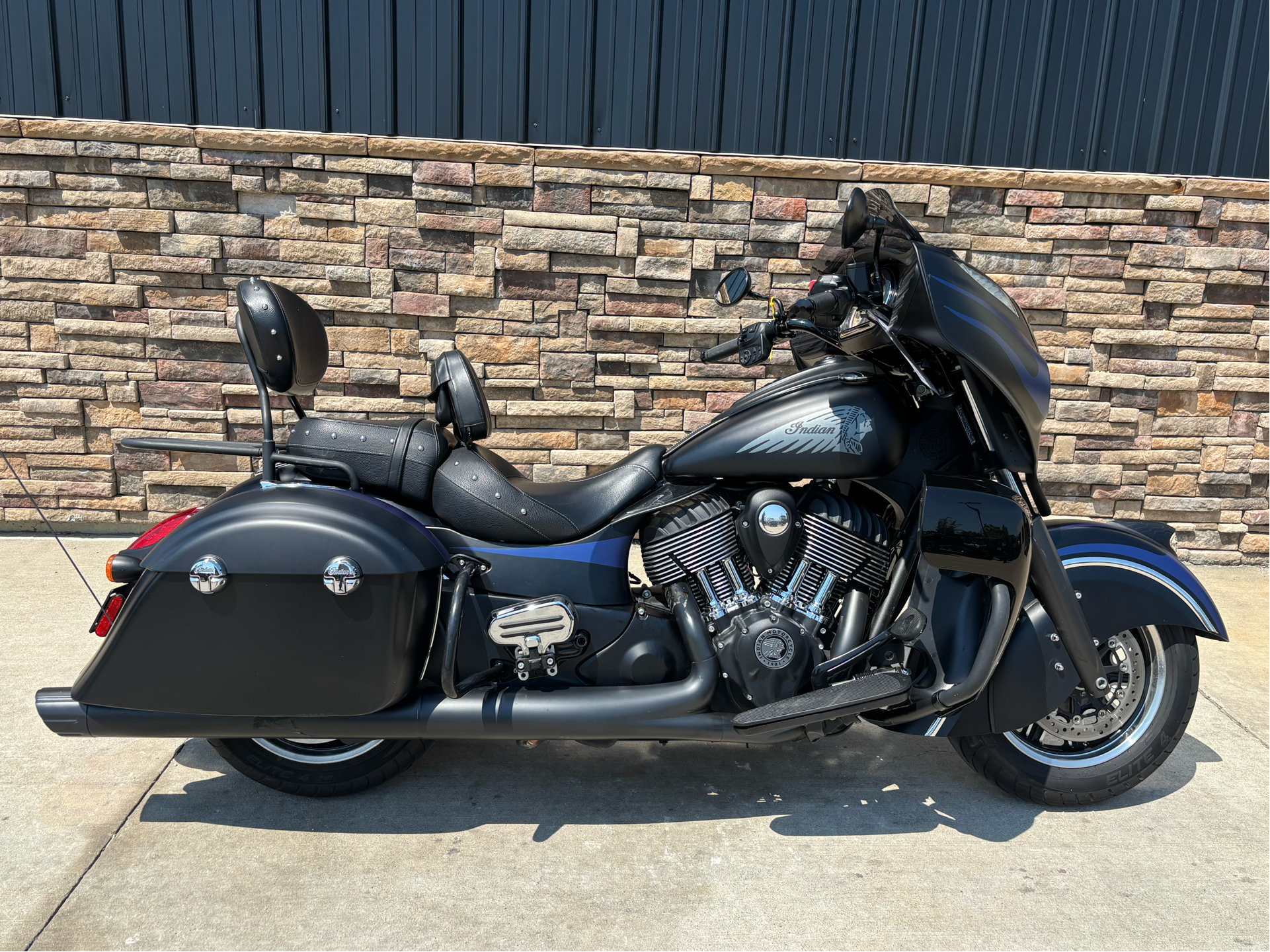 2016 Indian Motorcycle Chieftain Dark Horse in Columbia, Missouri - Photo 13