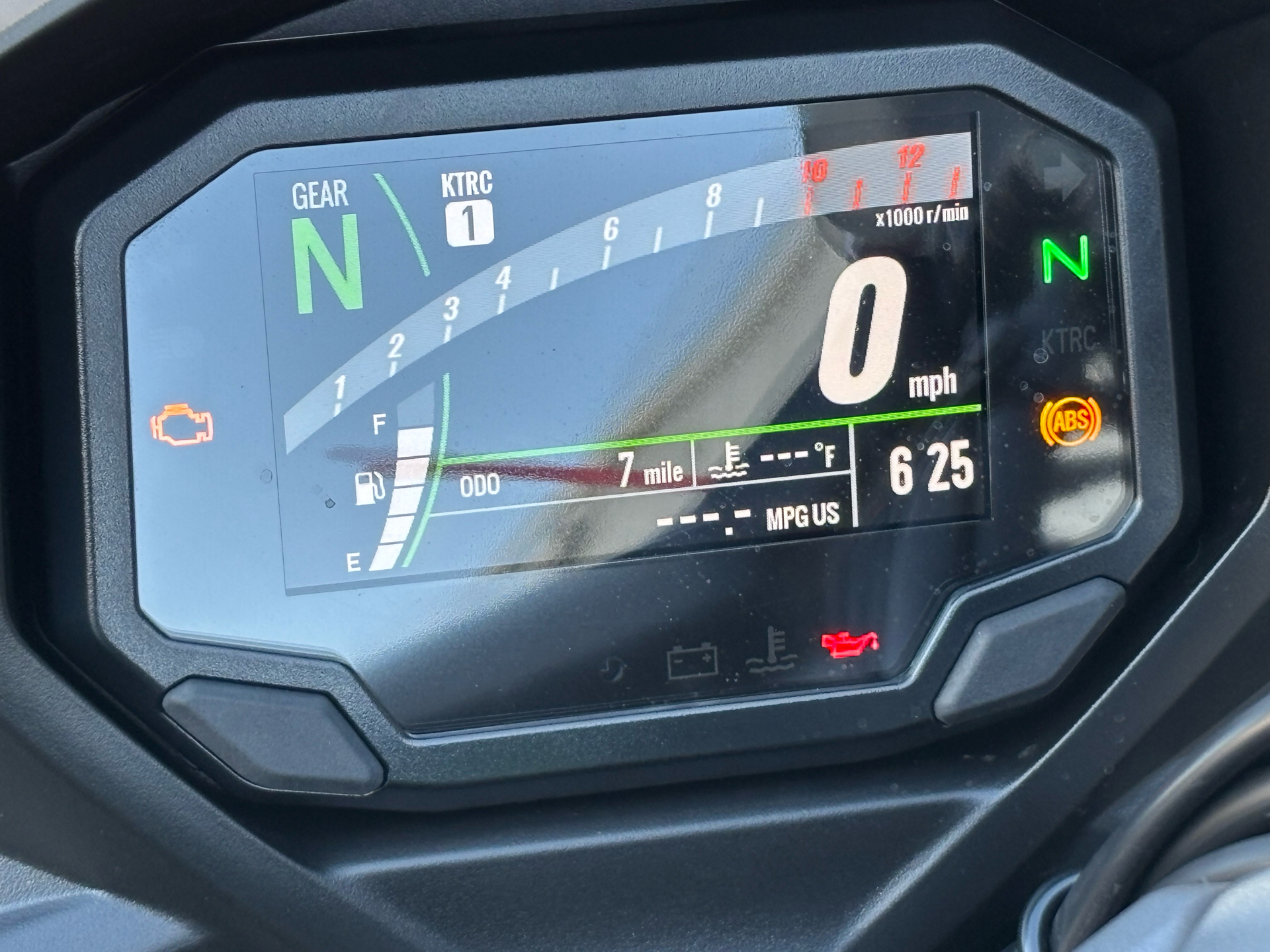 2025 Kawasaki Ninja 650 KRT Edition ABS in Columbia, Missouri - Photo 6