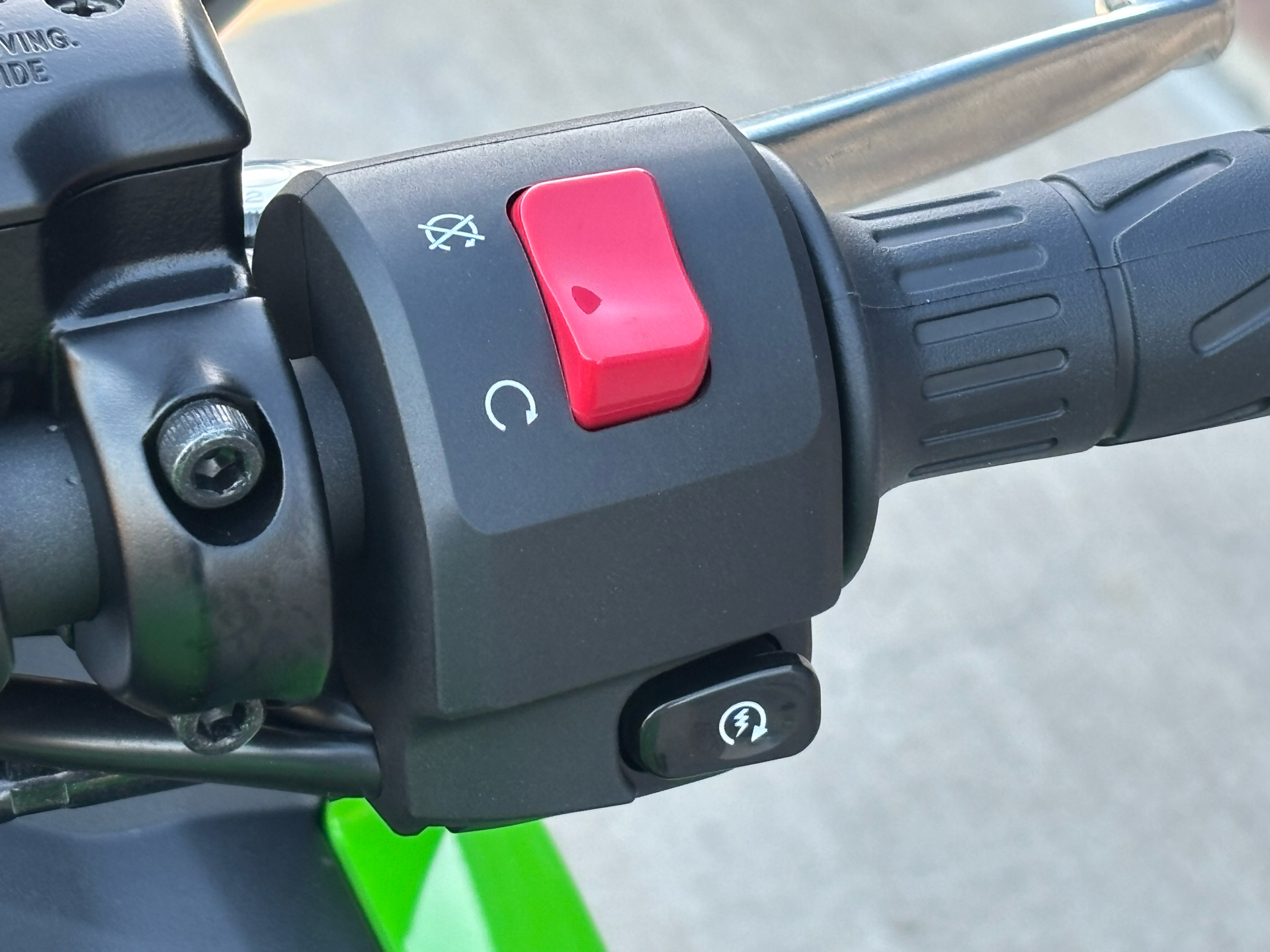 2025 Kawasaki Ninja 650 KRT Edition ABS in Columbia, Missouri - Photo 7