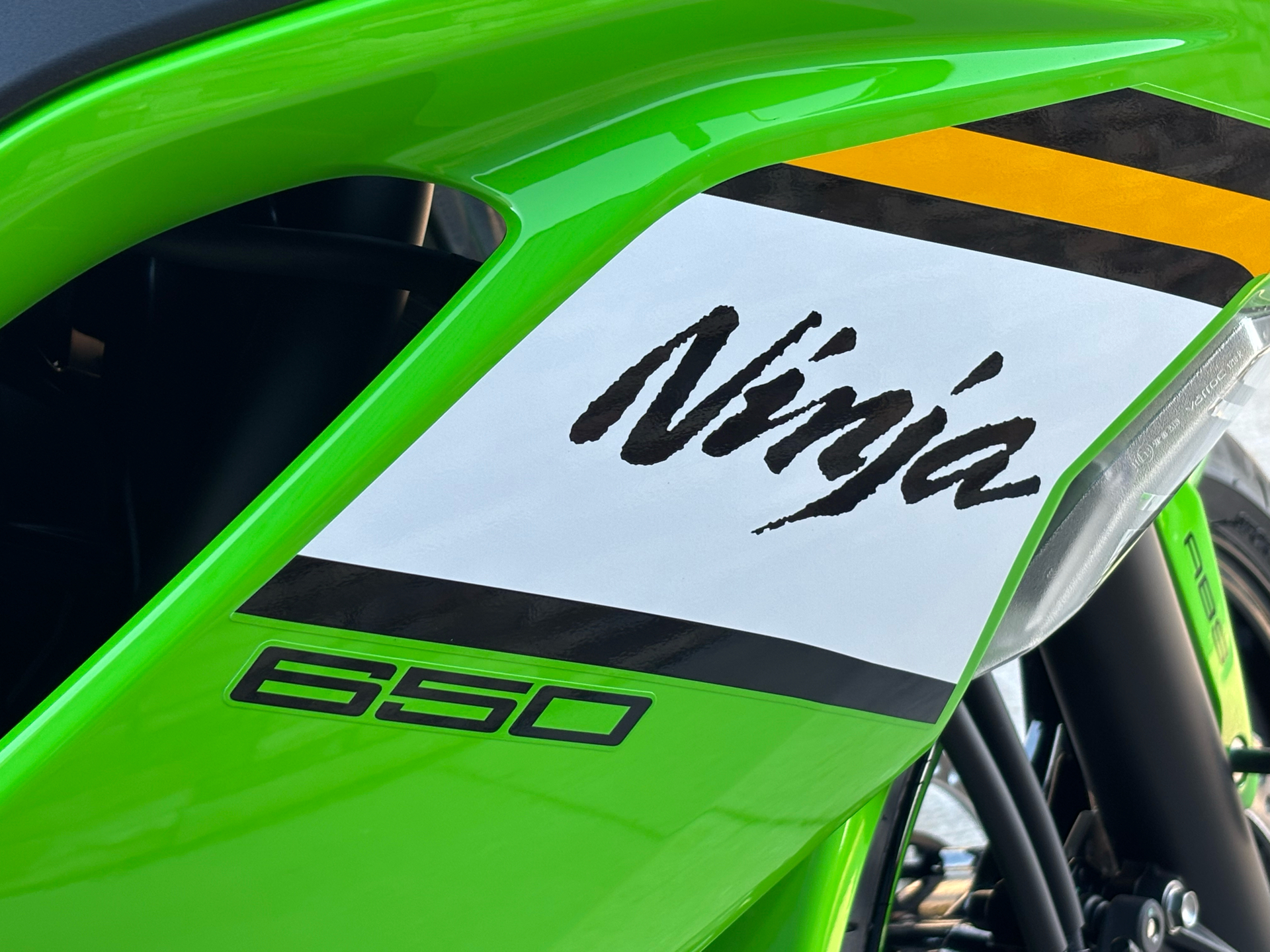 2025 Kawasaki Ninja 650 KRT Edition ABS in Columbia, Missouri - Photo 13