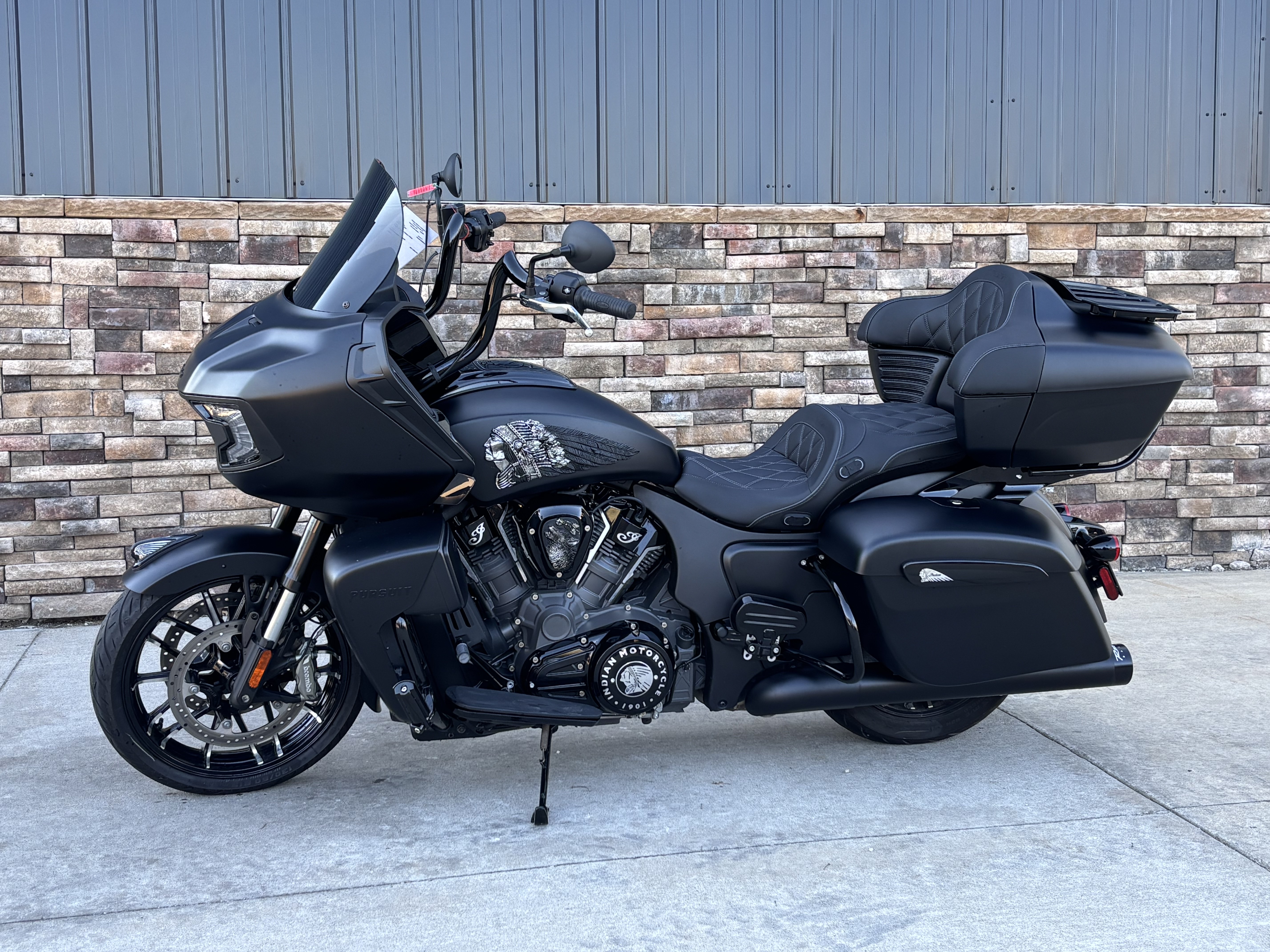 2023 Indian Motorcycle Pursuit® Dark Horse® with Premium Package in Columbia, Missouri - Photo 2