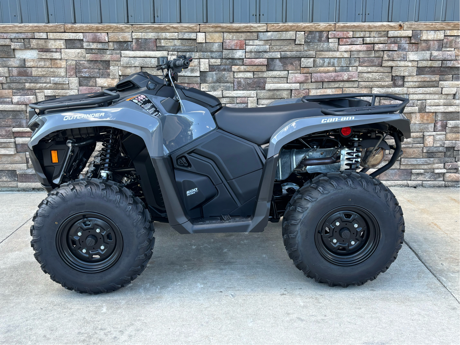 2025 Can-Am Outlander 500 in Columbia, Missouri - Photo 7