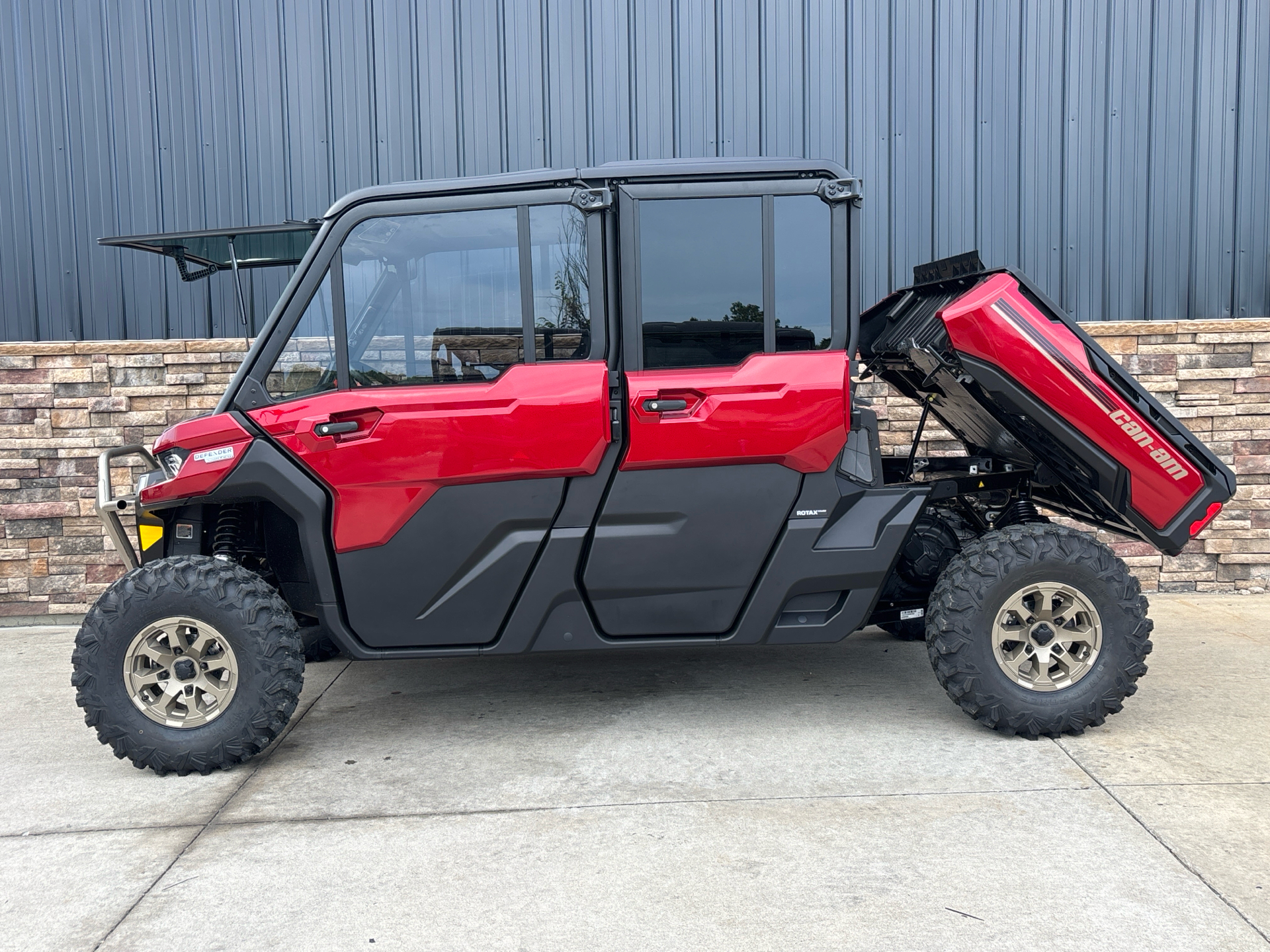 2025 Can-Am Defender MAX Limited in Columbia, Missouri - Photo 6
