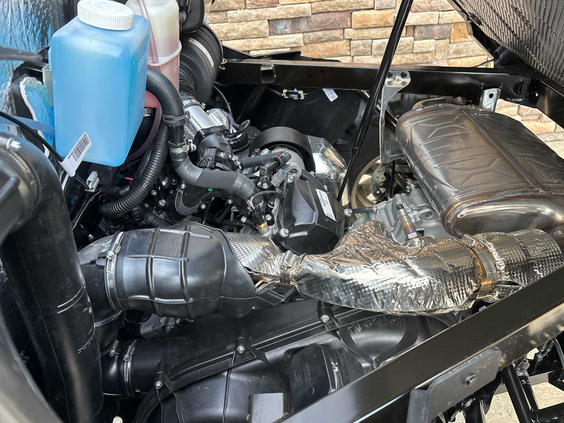2025 Can-Am Defender MAX Limited in Columbia, Missouri - Photo 7
