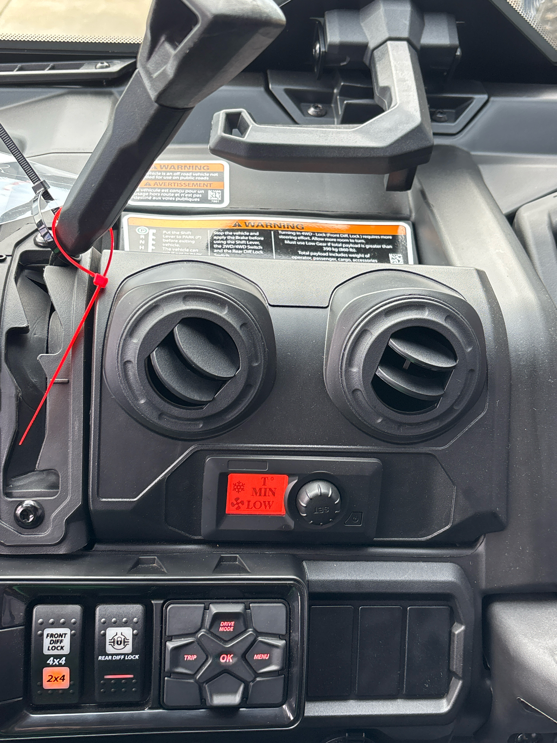 2025 Can-Am Defender MAX Limited in Columbia, Missouri - Photo 15