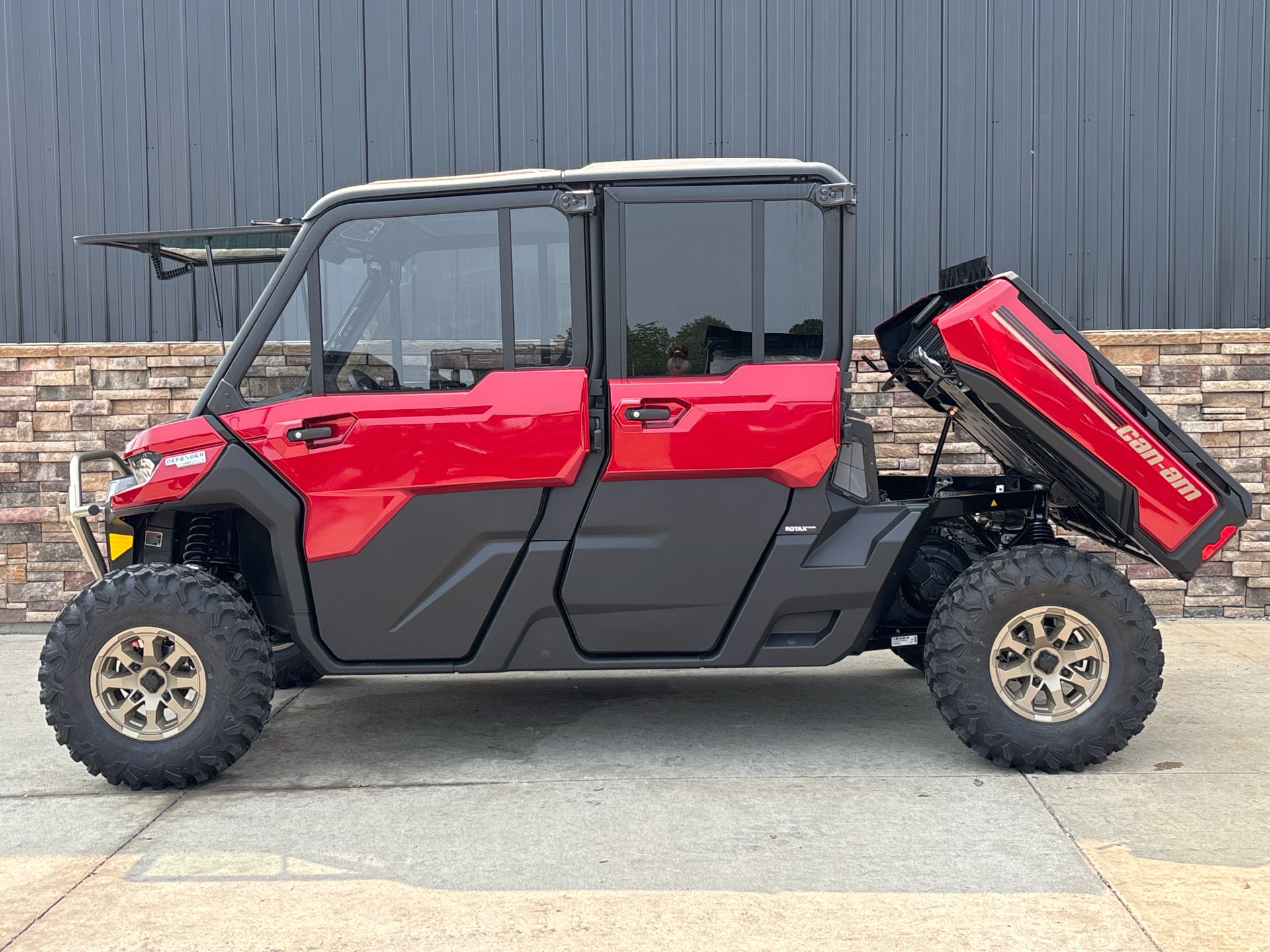 2025 Can-Am Defender MAX Limited in Columbia, Missouri - Photo 4