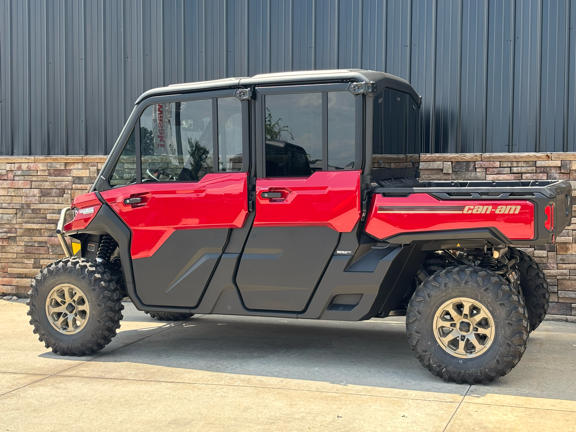 2025 Can-Am Defender MAX Limited in Columbia, Missouri - Photo 3