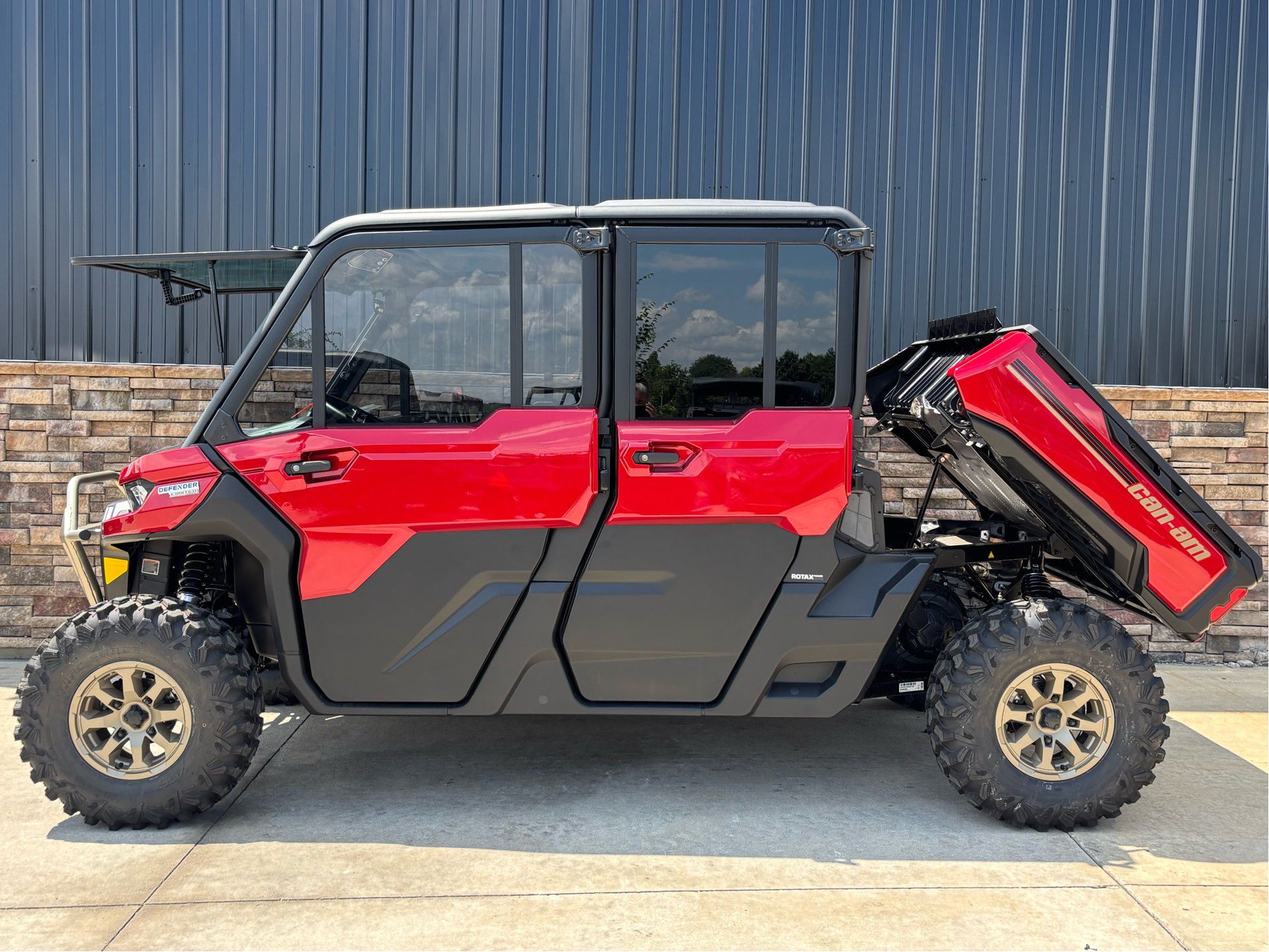 2025 Can-Am Defender MAX Limited in Columbia, Missouri - Photo 4