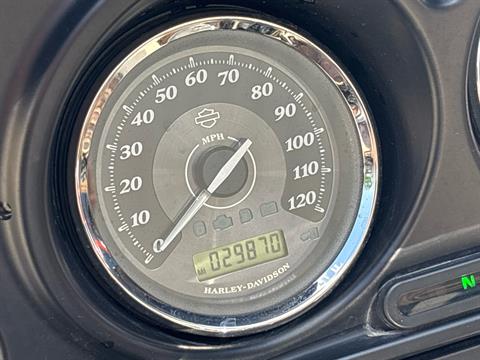 2013 Harley-Davidson Electra Glide® Ultra Limited 110th Anniversary Edition in Columbia, Missouri - Photo 9