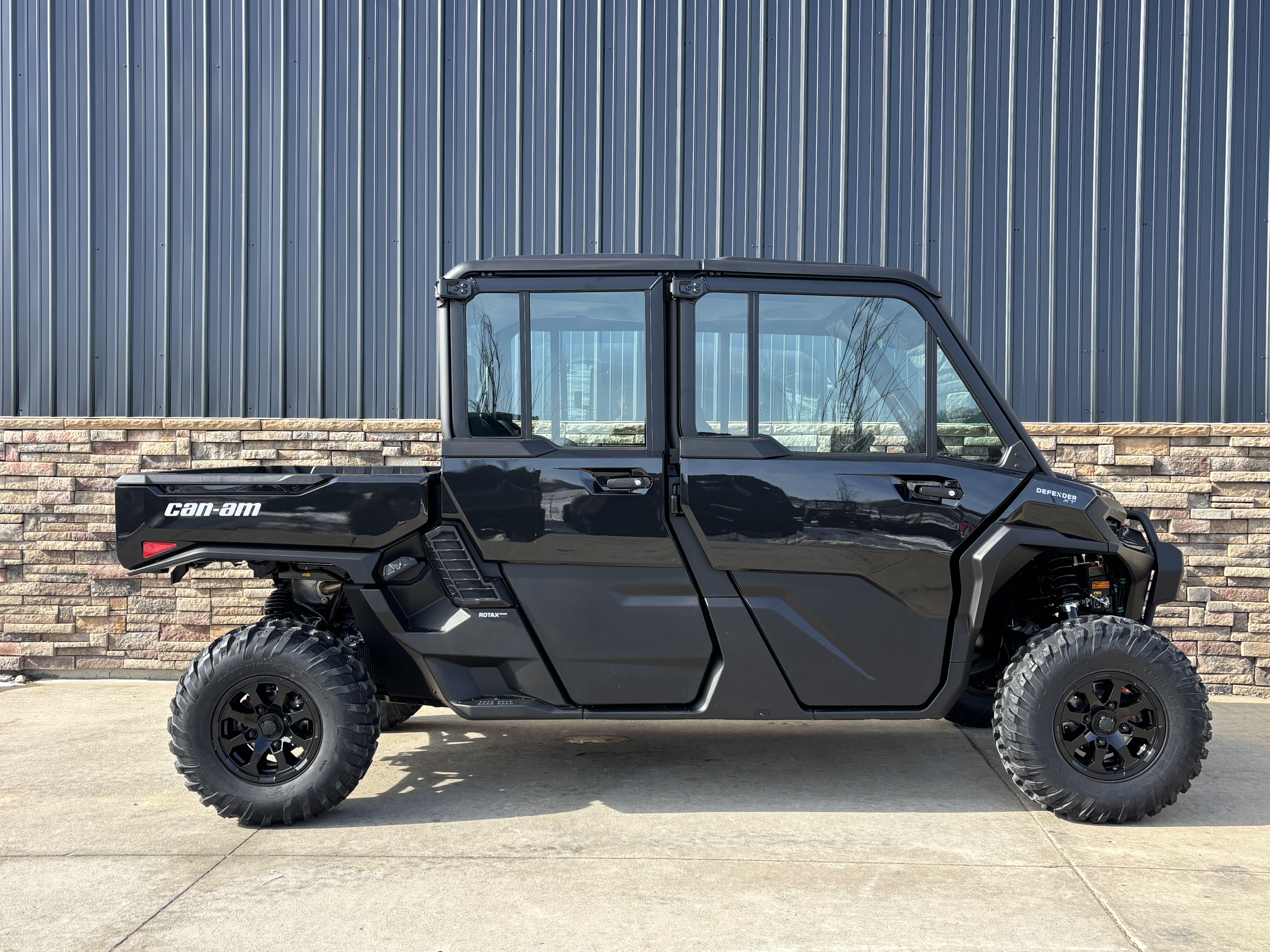 2026 Can-Am Defender MAX XT CAB HD11 in Columbia, Missouri - Photo 1
