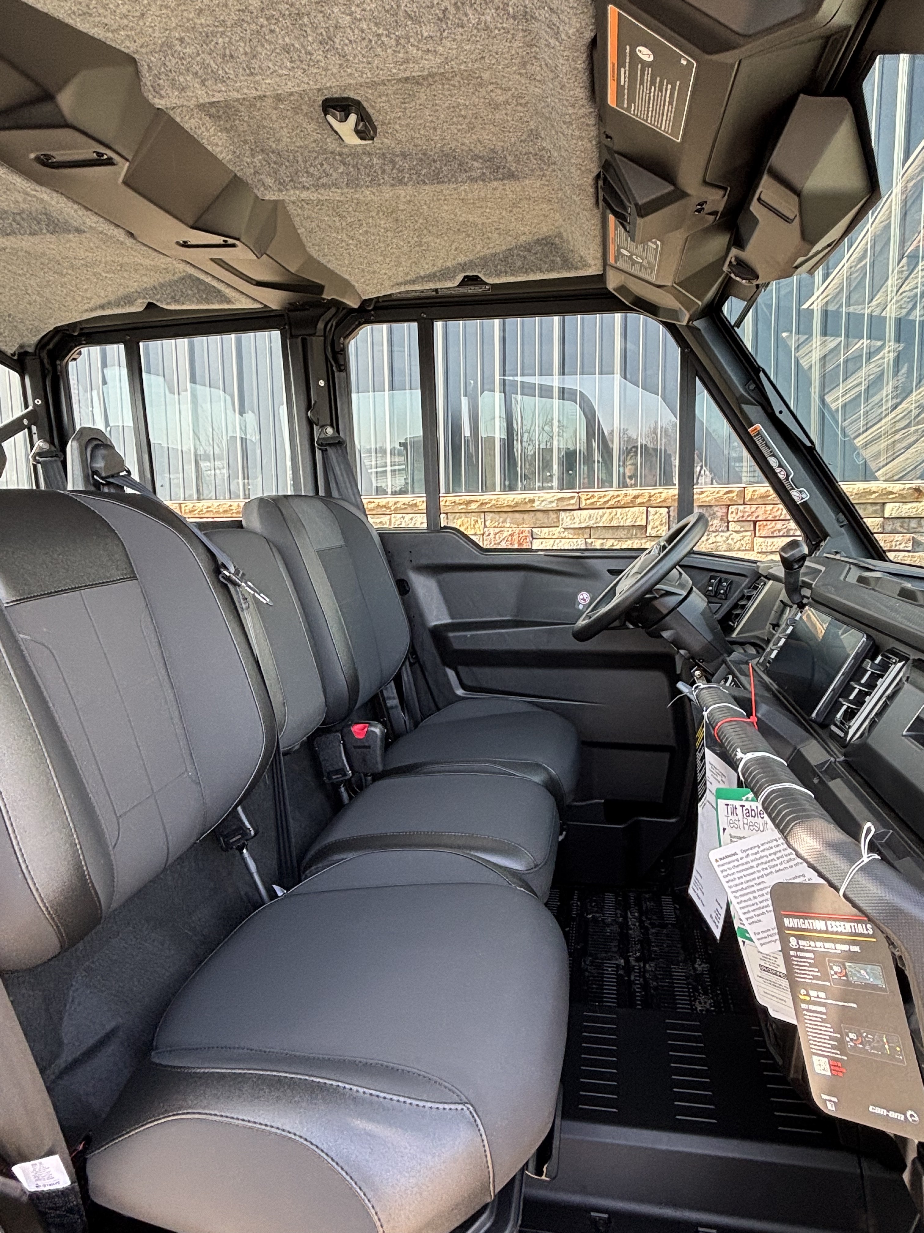 2026 Can-Am Defender MAX XT CAB HD11 in Columbia, Missouri - Photo 5