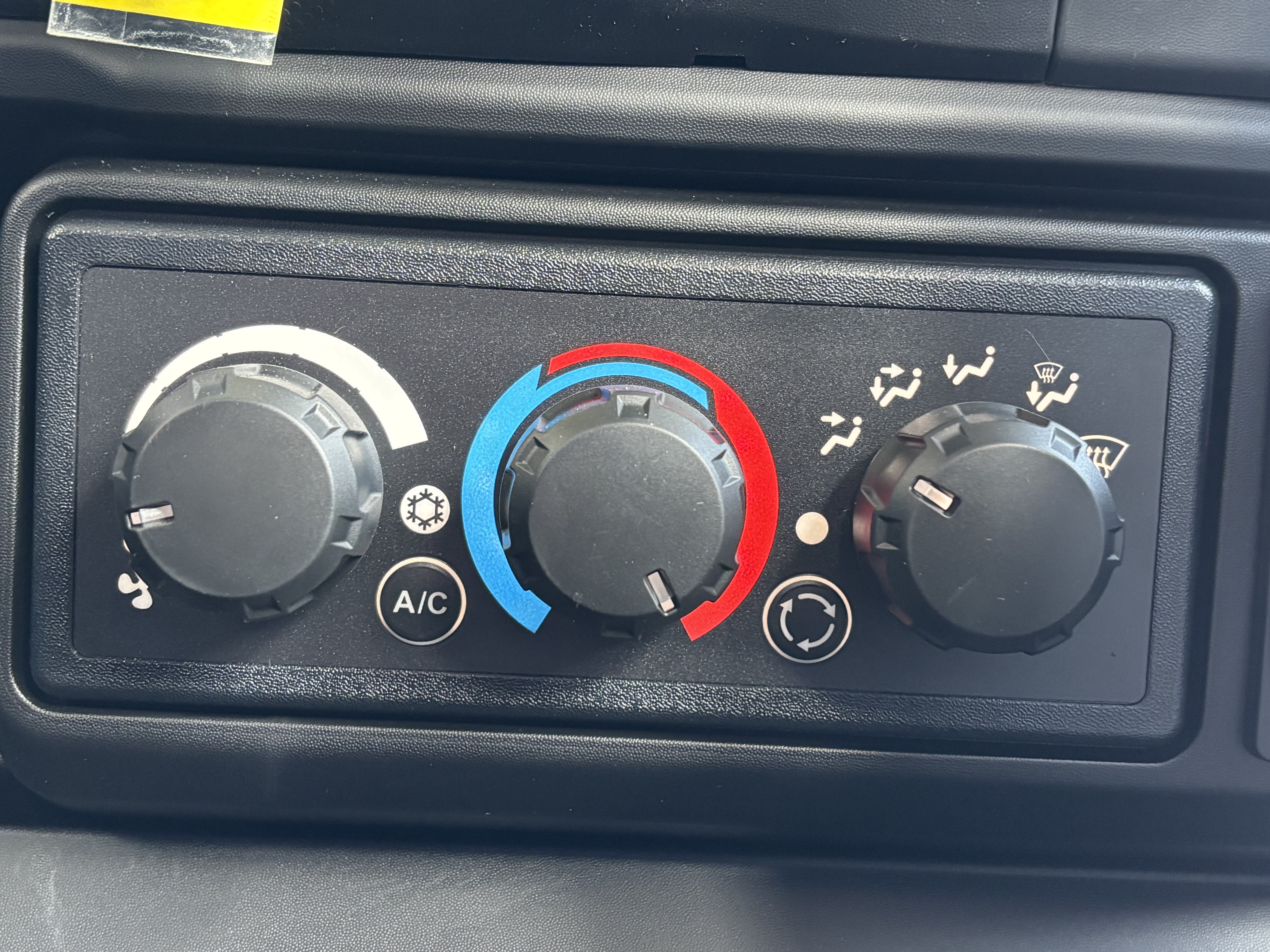 2026 Can-Am Defender MAX XT CAB HD11 in Columbia, Missouri - Photo 13