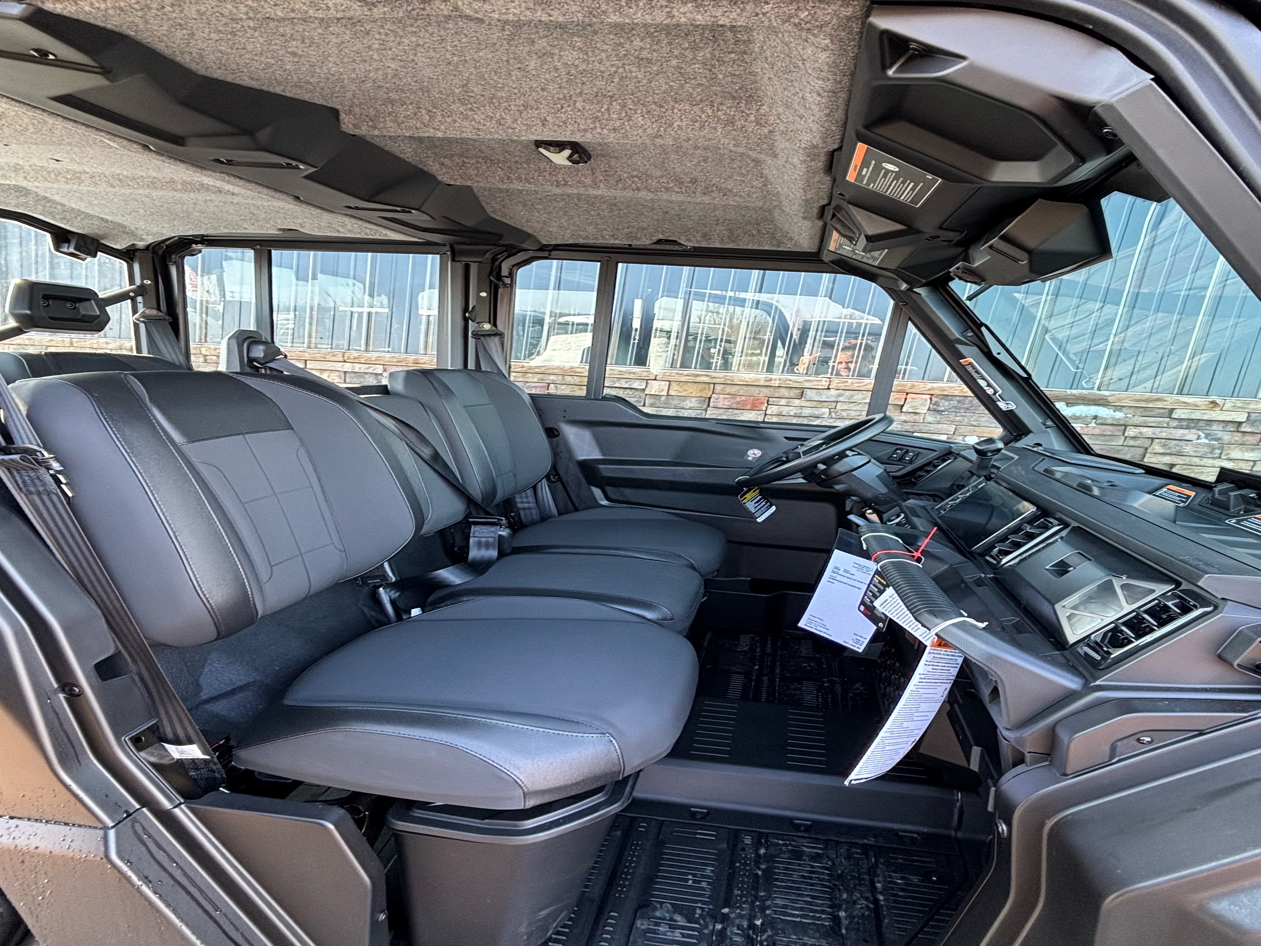 2026 Can-Am Defender MAX XT CAB HD11 in Columbia, Missouri - Photo 5