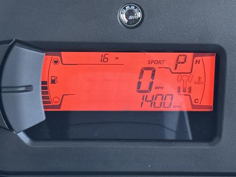 2026 Can-Am Defender MAX XT CAB HD11 in Columbia, Missouri - Photo 12