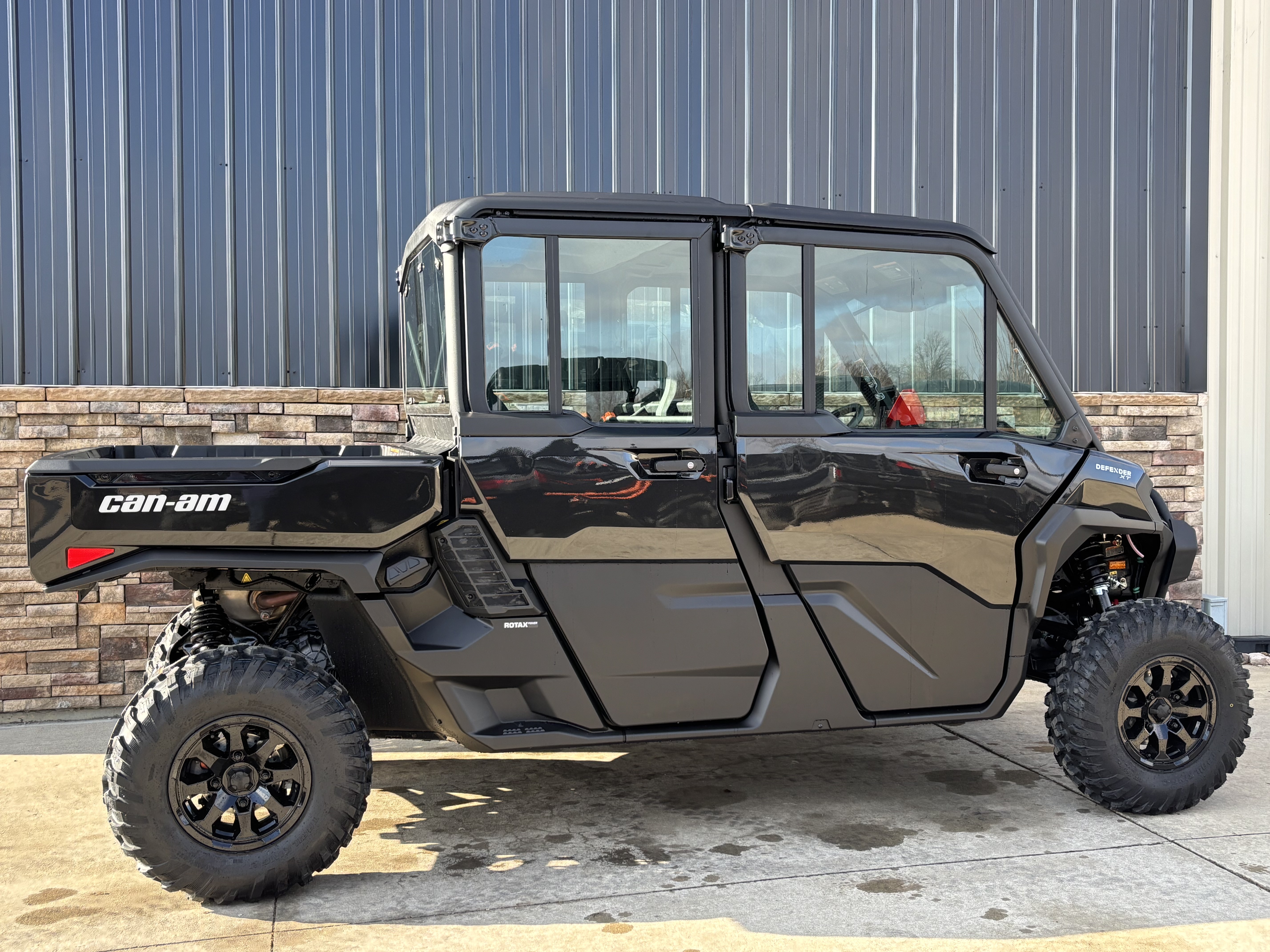 2026 Can-Am Defender MAX XT CAB HD11 in Columbia, Missouri - Photo 2