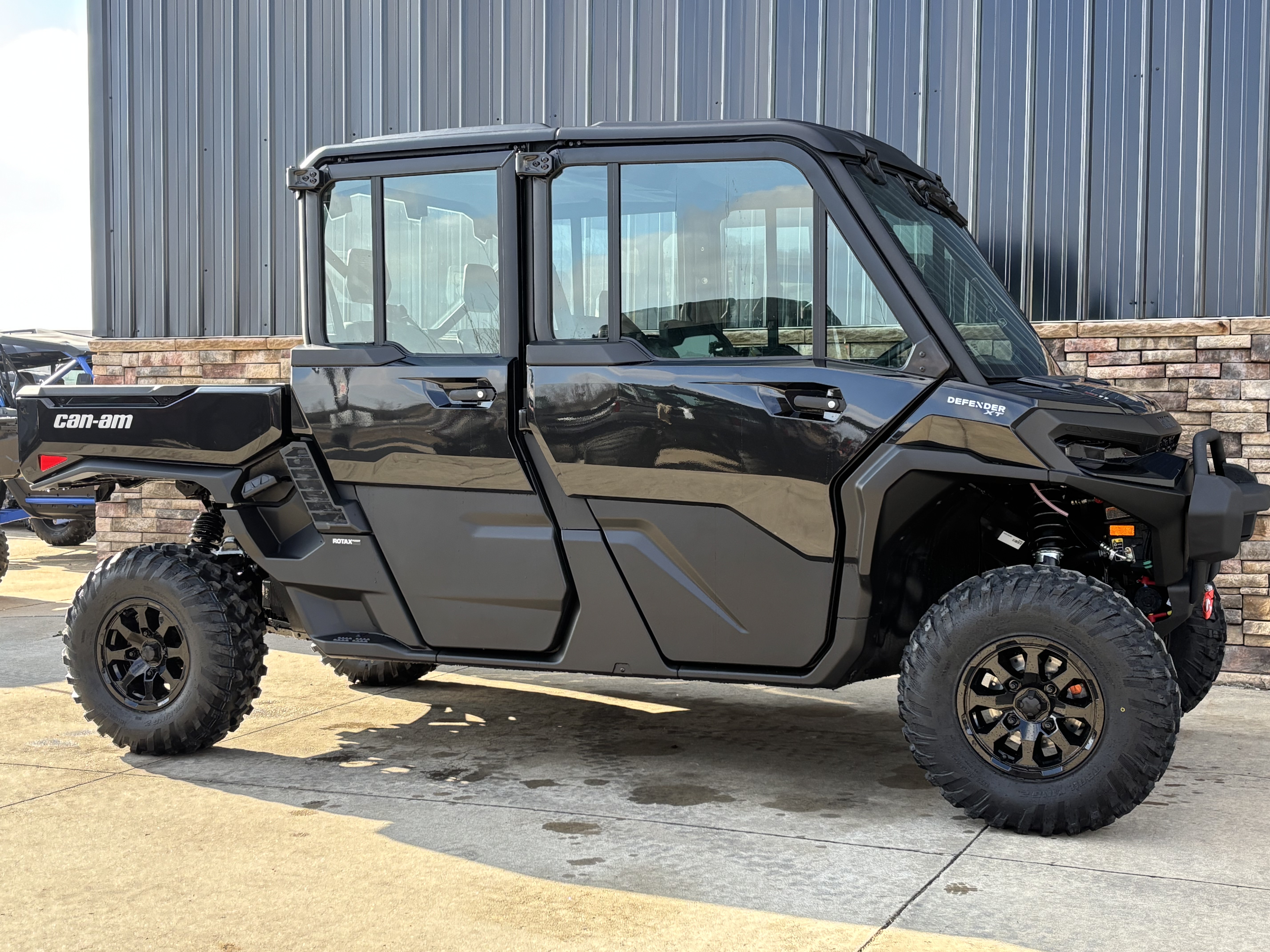2026 Can-Am Defender MAX XT CAB HD11 in Columbia, Missouri - Photo 4