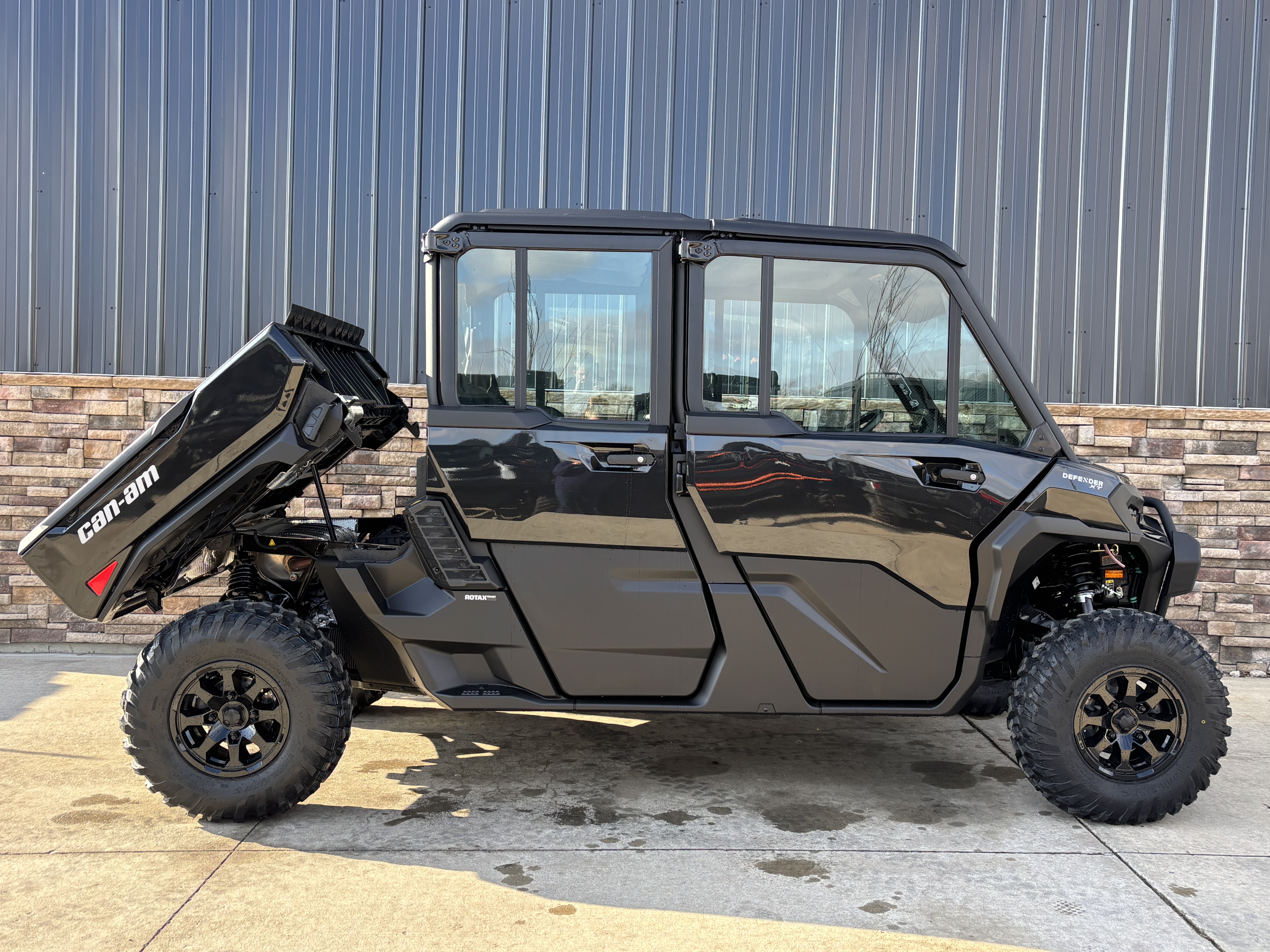 2026 Can-Am Defender MAX XT CAB HD11 in Columbia, Missouri - Photo 10