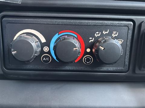 2026 Can-Am Defender MAX XT CAB HD11 in Columbia, Missouri - Photo 18