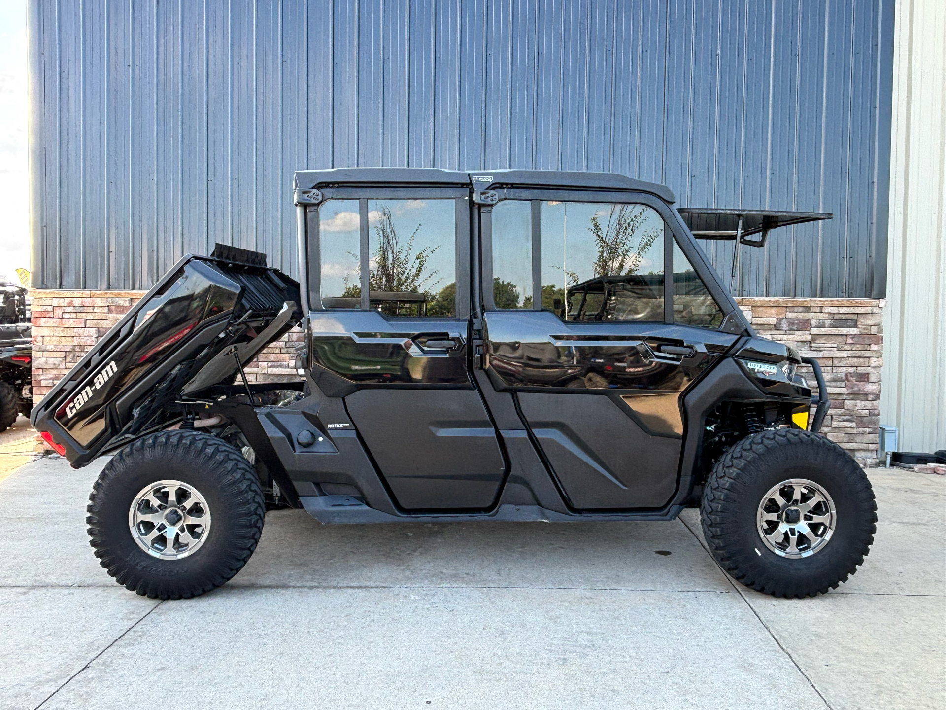 2024 Can-Am Defender MAX Lone Star CAB in Columbia, Missouri - Photo 3