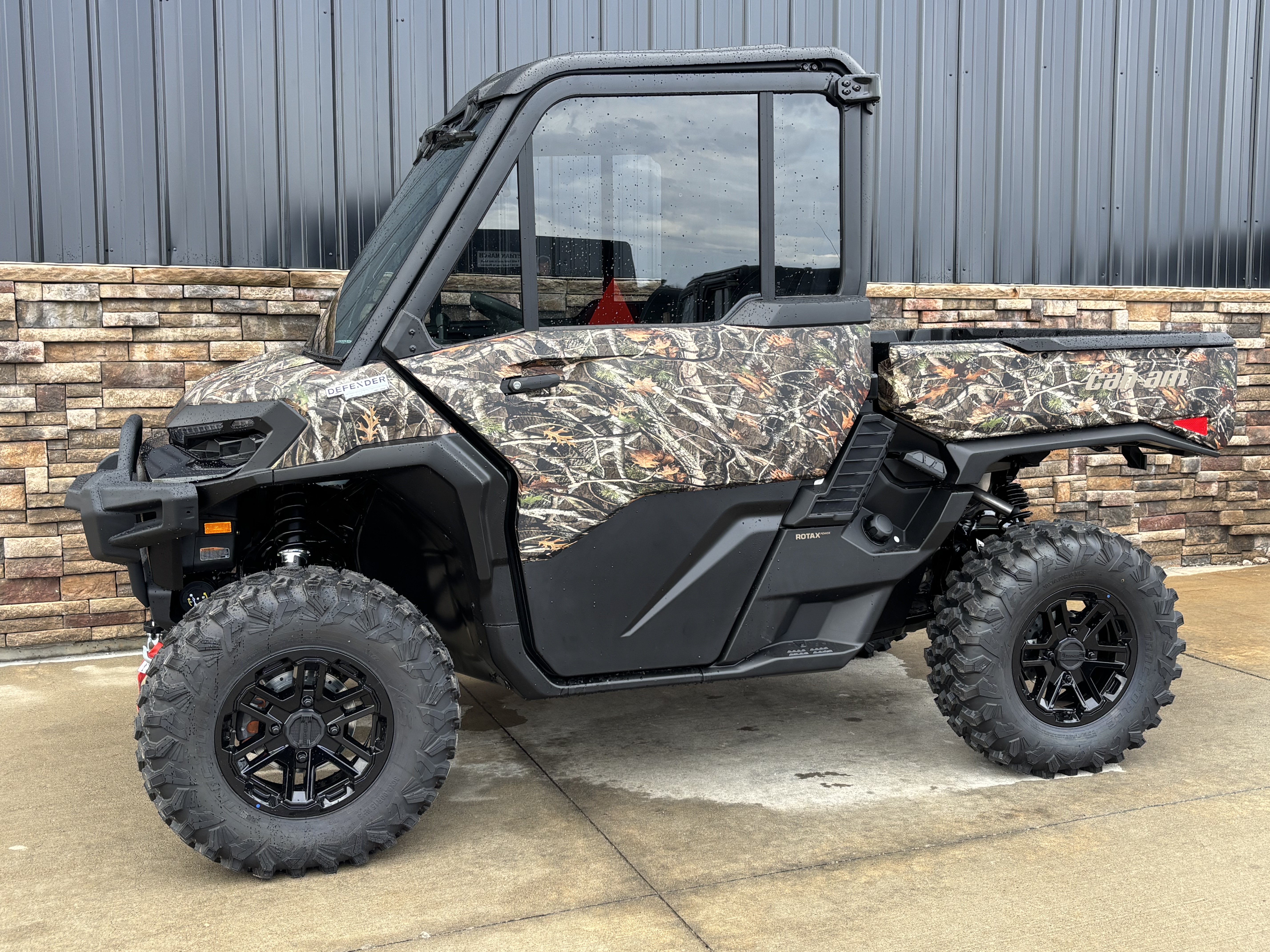 2026 Can-Am Defender Limited HD11 in Columbia, Missouri - Photo 2