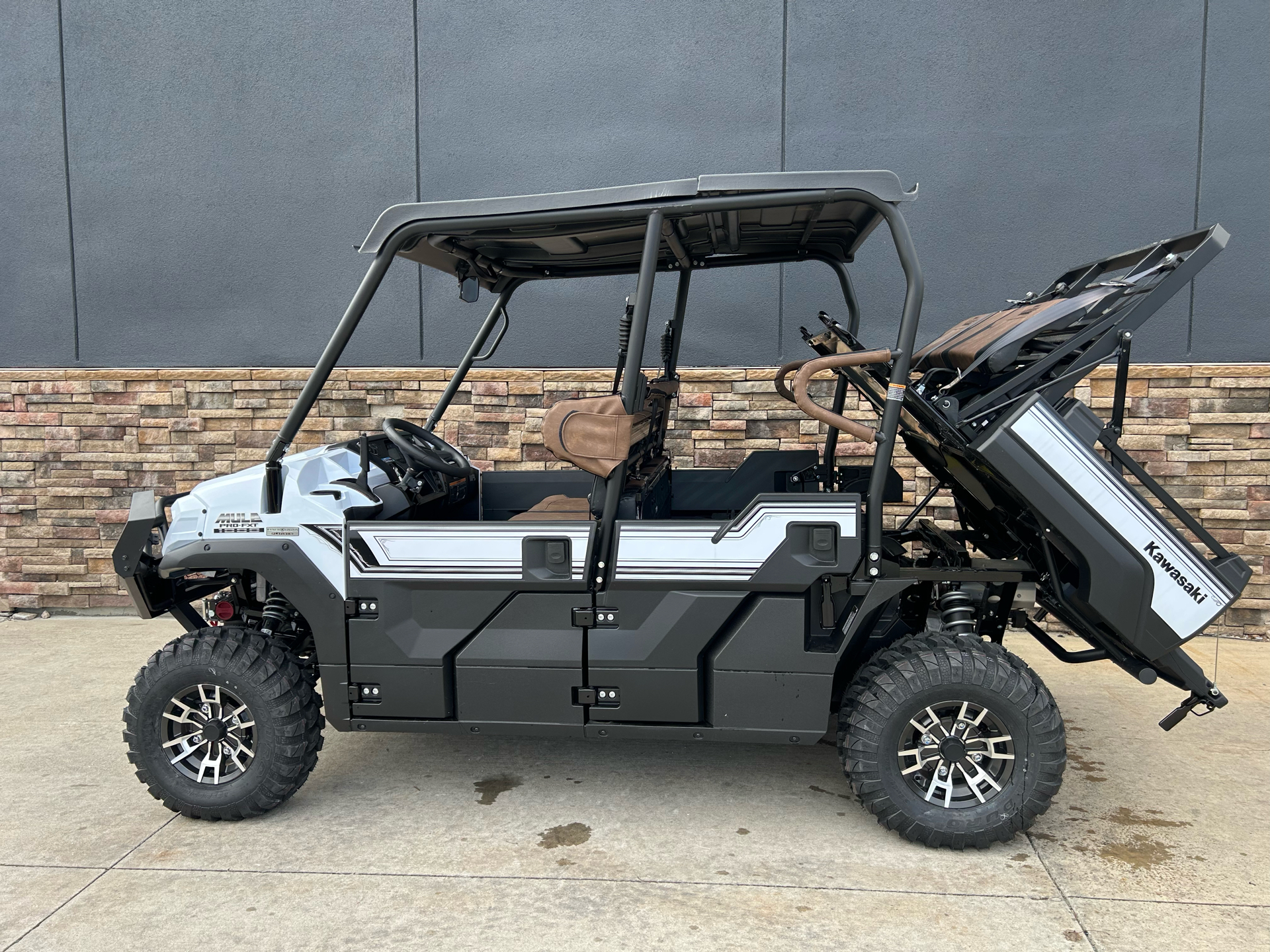 2024 Kawasaki MULE PRO-FXT 1000 Platinum Ranch Edition in Columbia, Missouri - Photo 8