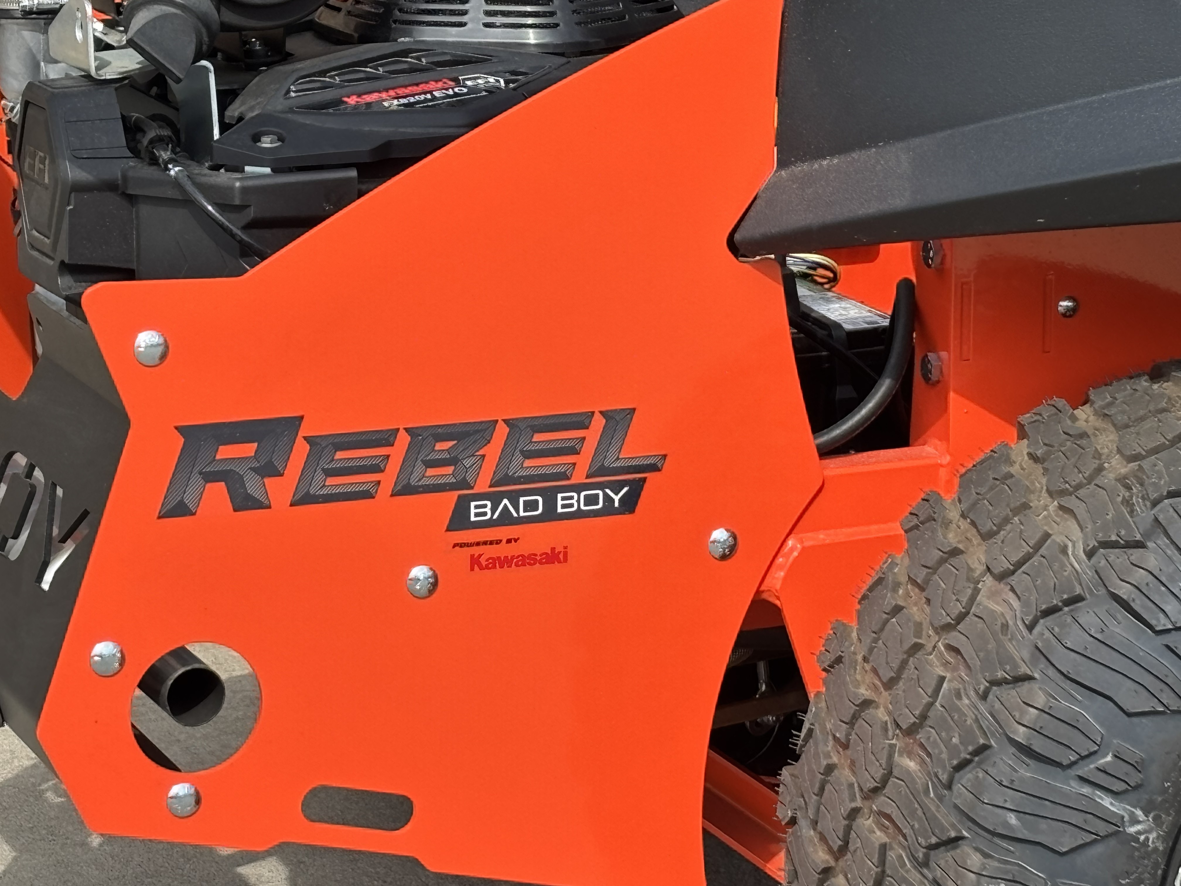 2026 Bad Boy Mowers Rebel 61 in. Kawasaki FX820V EVO EFI 34 hp in Columbia, Missouri - Photo 4